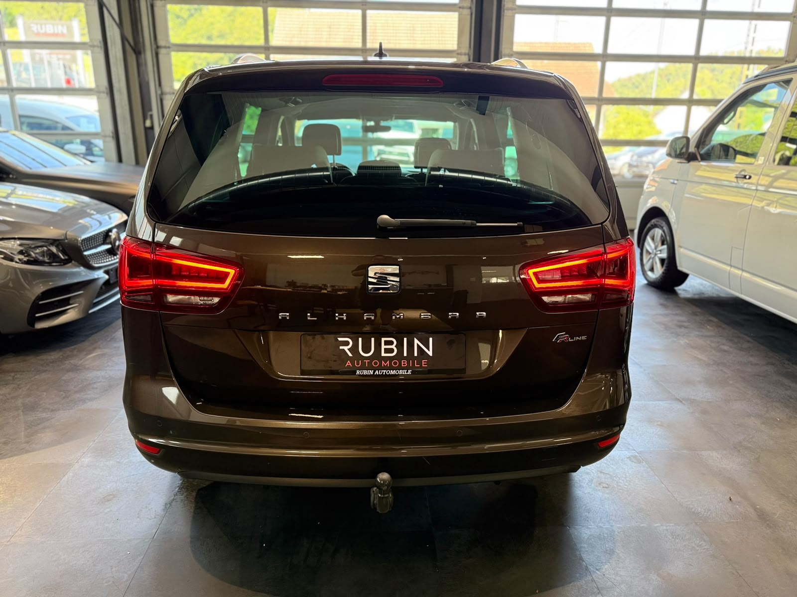 SEAT Alhambra 2.0 TDI FR Line-showroom-element-2