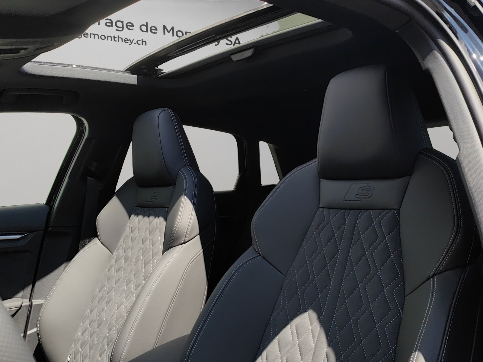 AUDI S3 Sportback TFSI quattro S-tronic-image-9