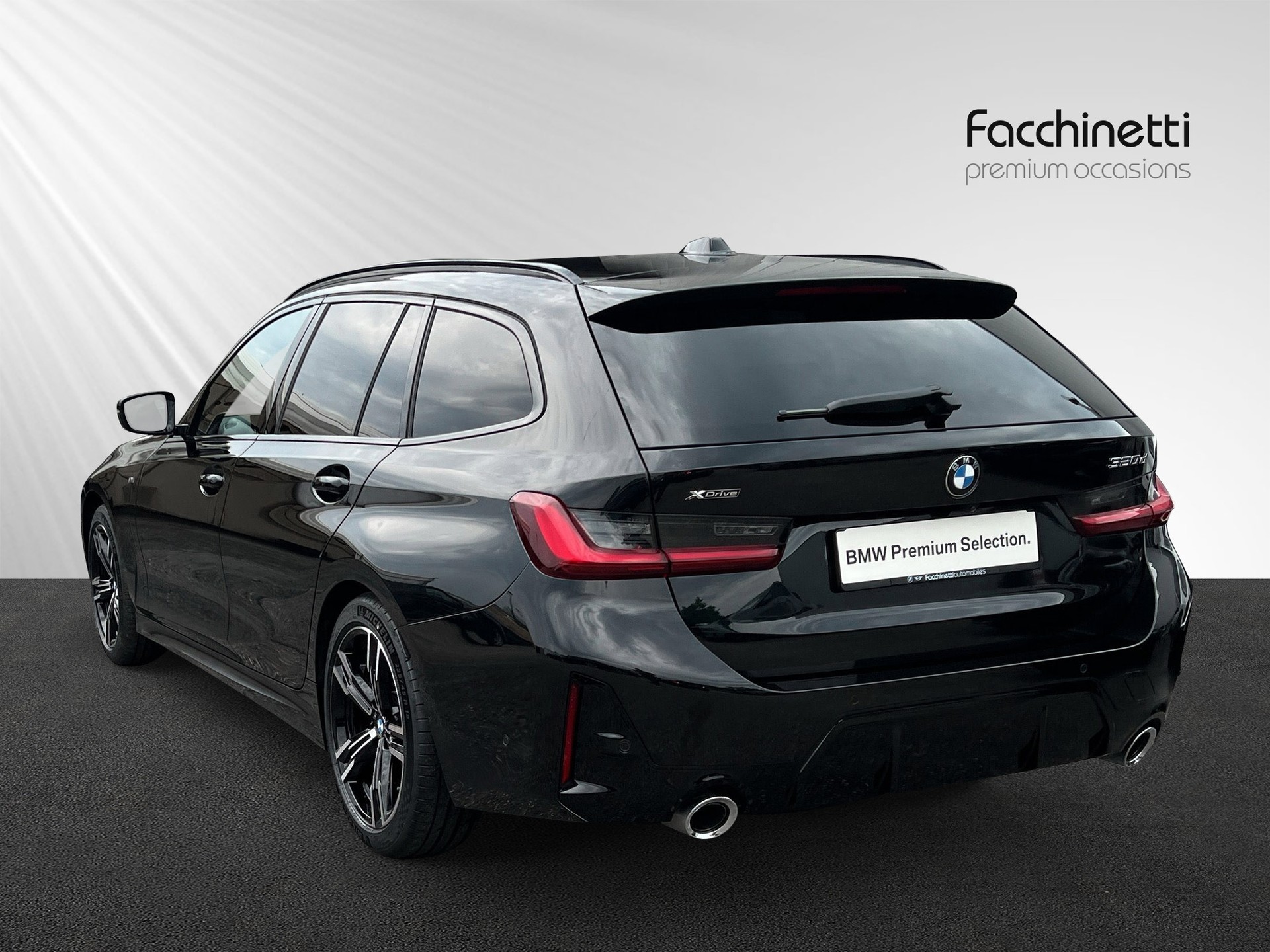 BMW 320d xDrive 48V Touring Steptronic M Sport-showroom-element-2