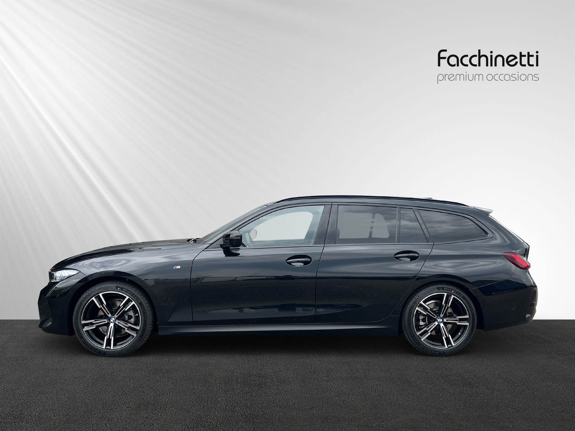 BMW 320d xDrive 48V Touring Steptronic M Sport-showroom-element-1