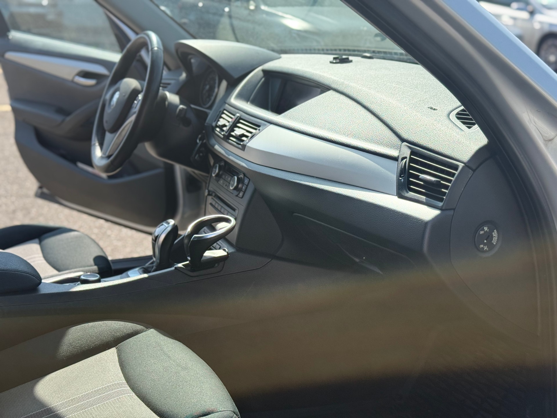 BMW X1 xDrive 20i Steptronic-image-5