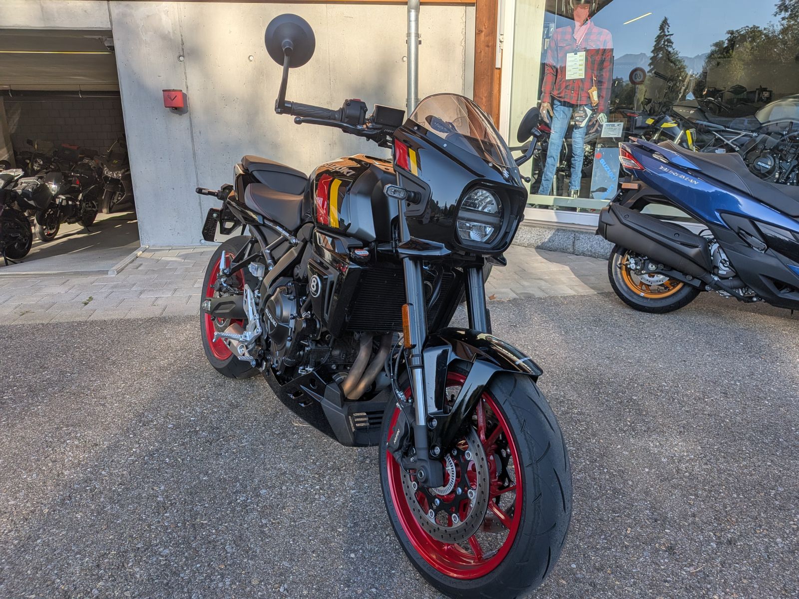 SUZUKI GSX 8TT-image-1