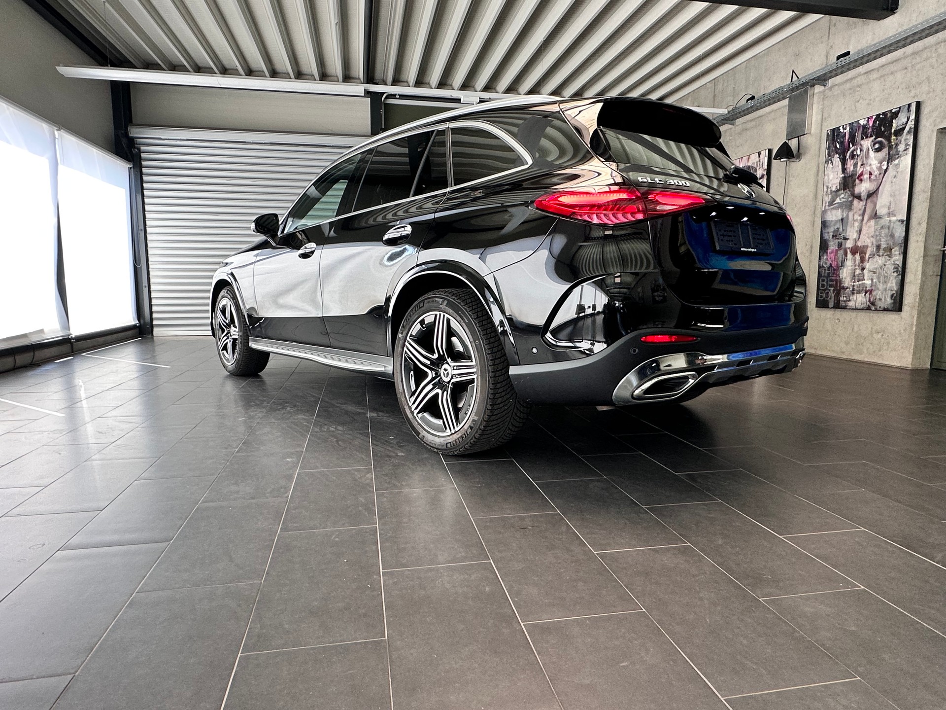 MERCEDES-BENZ GLC 300 AMG Line 4matic-image-12