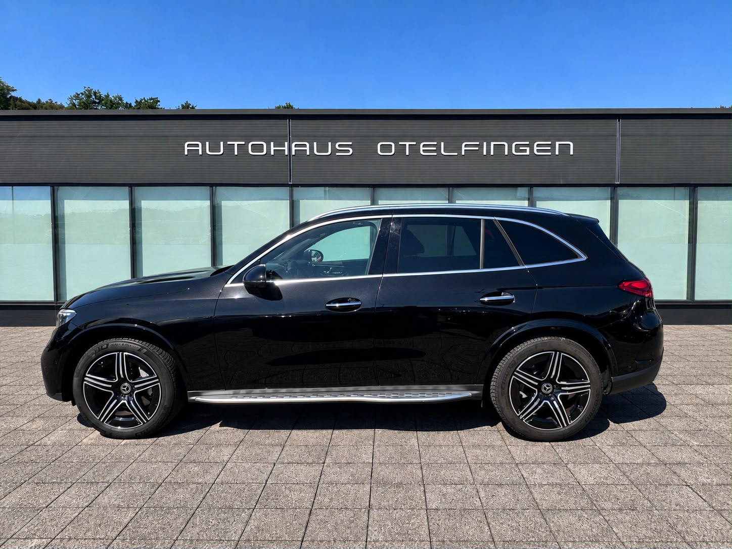 MERCEDES-BENZ GLC 300 AMG Line 4matic