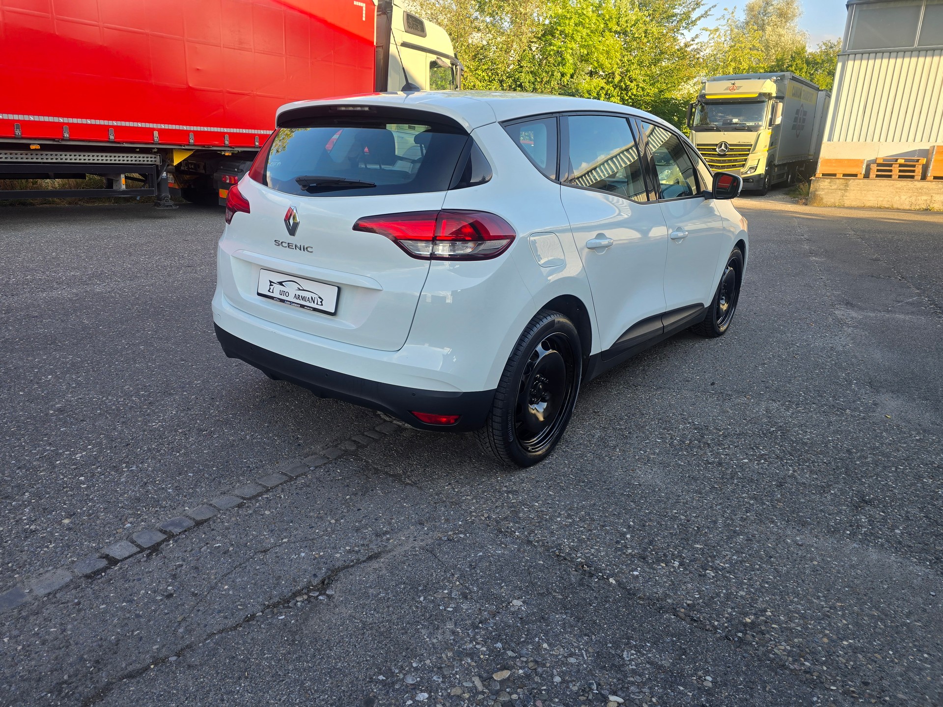 RENAULT Scénic 1.2 16V Turbo Life-image-5