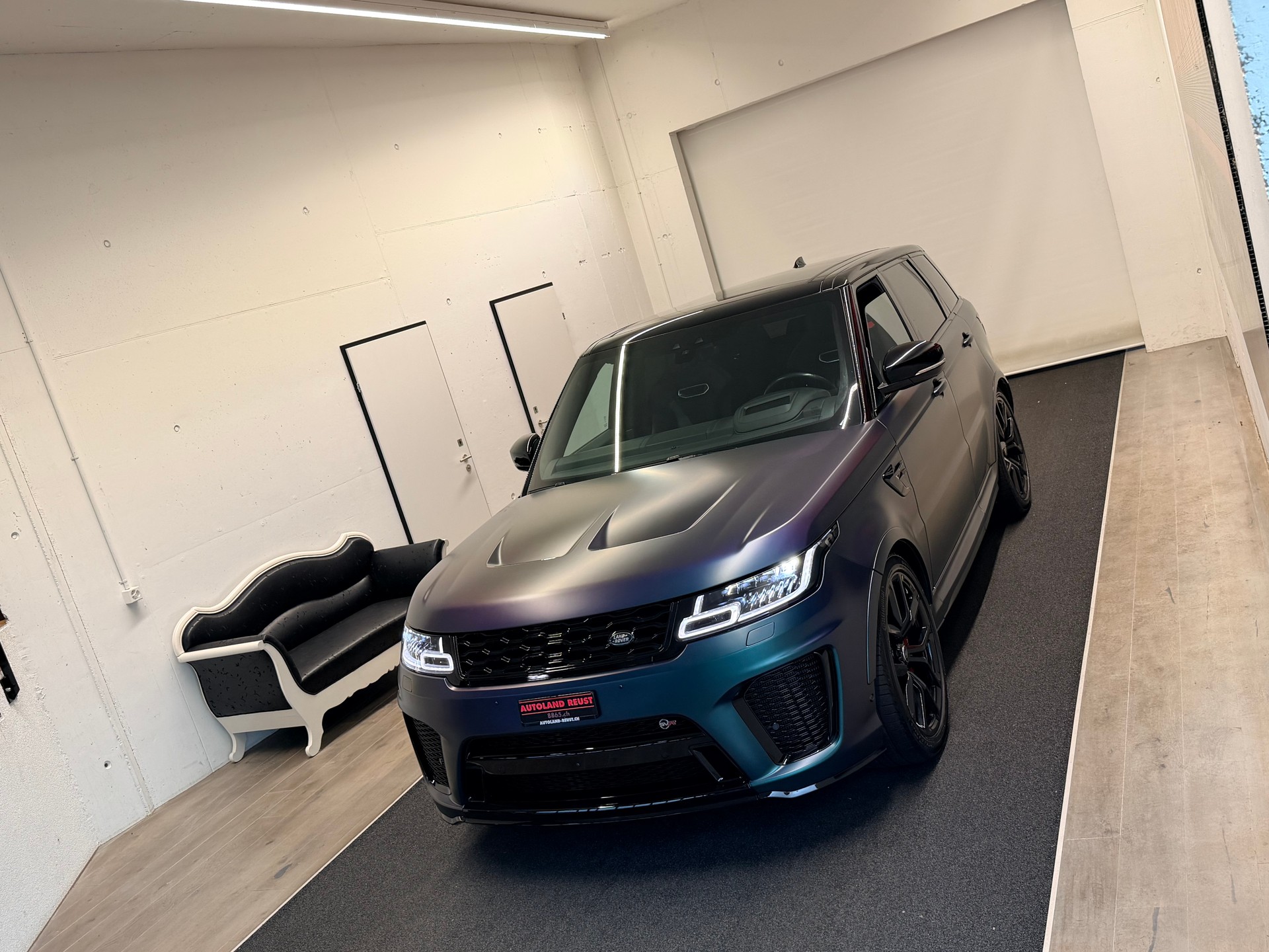 LAND ROVER Range Rover Sport 5.0 V8 S/C SVR Automatic-showroom-element-3