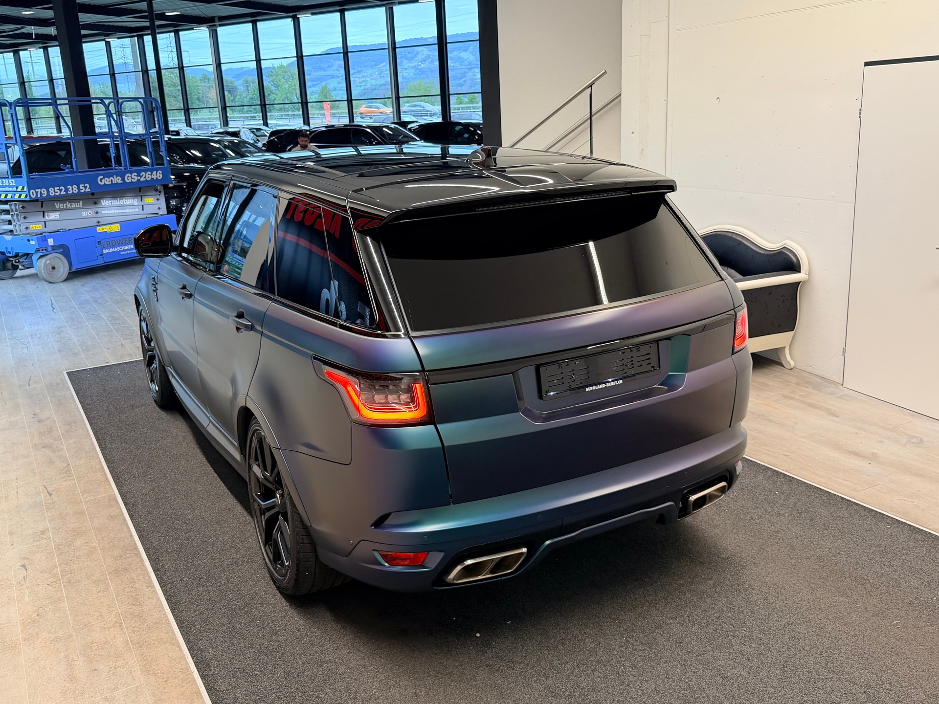 LAND ROVER Range Rover Sport 5.0 V8 S/C SVR Automatic-image-9