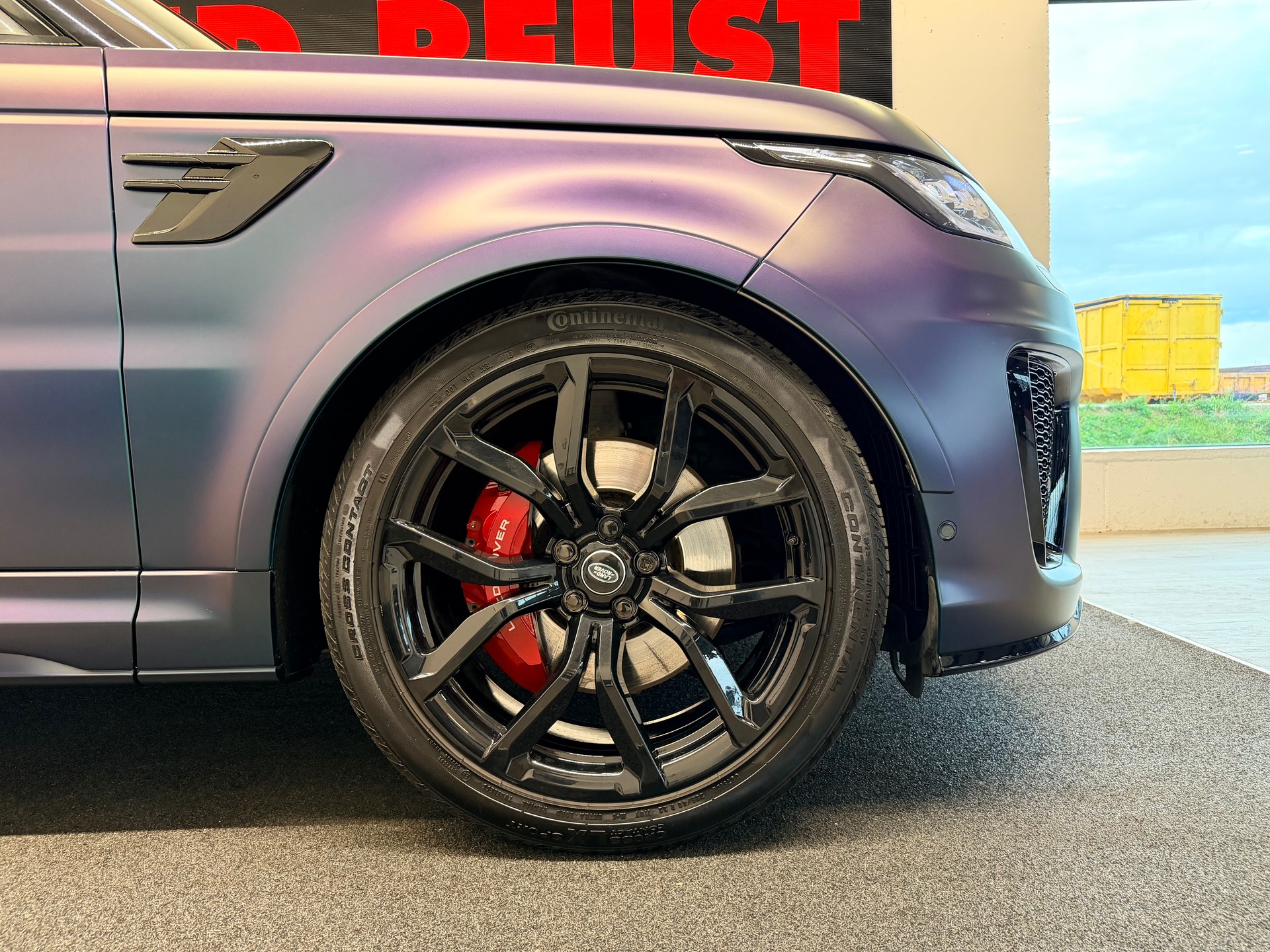 LAND ROVER Range Rover Sport 5.0 V8 S/C SVR Automatic-image-5