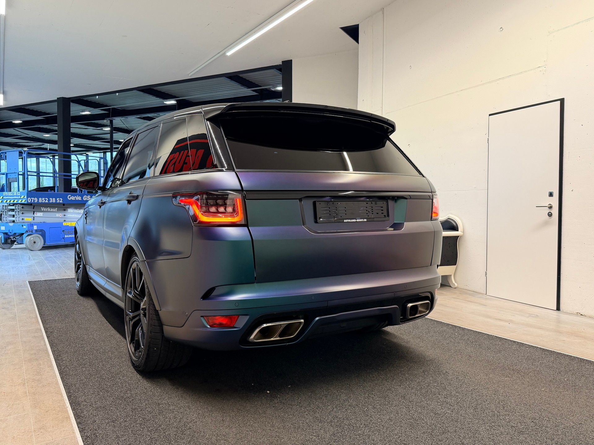 LAND ROVER Range Rover Sport 5.0 V8 S/C SVR Automatic-image-8