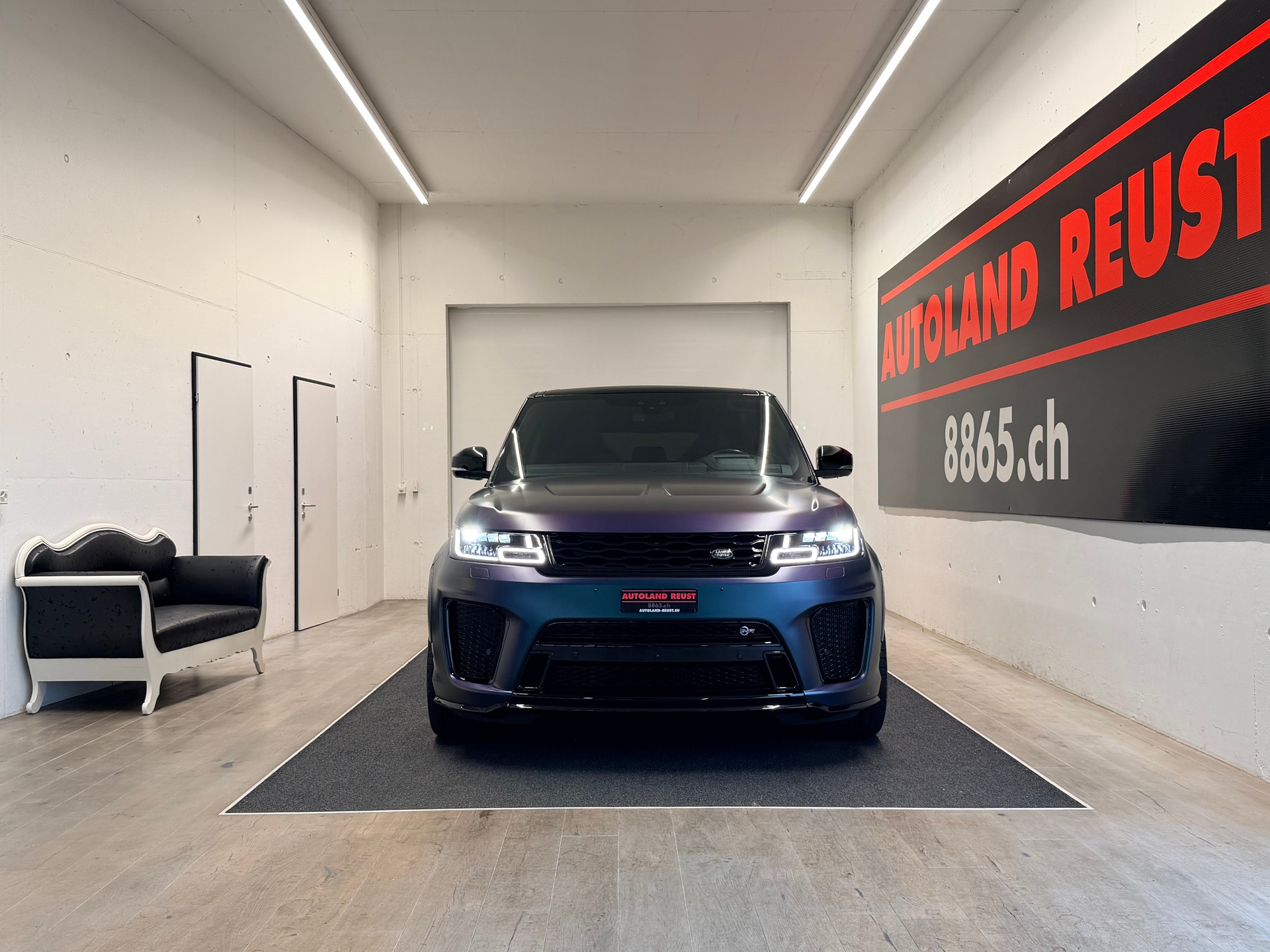 LAND ROVER Range Rover Sport 5.0 V8 S/C SVR Automatic-showroom-element-1