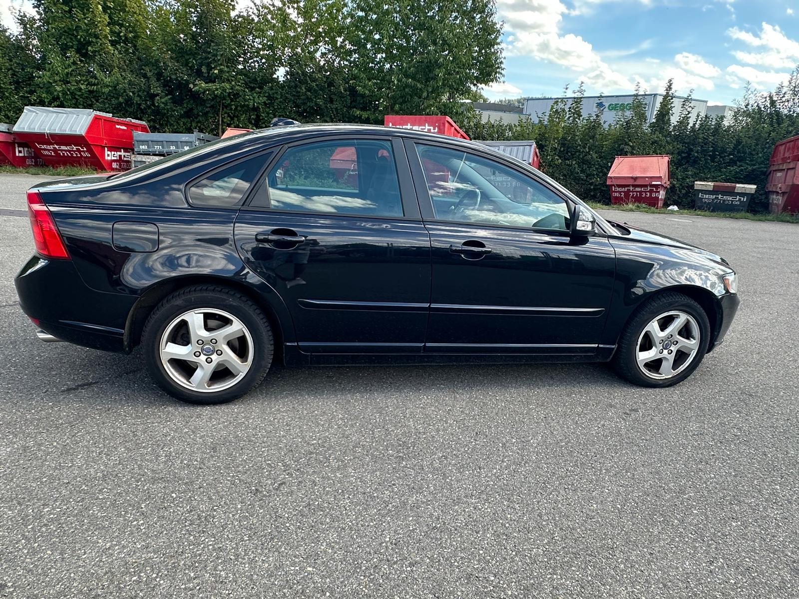 VOLVO S40-image-7