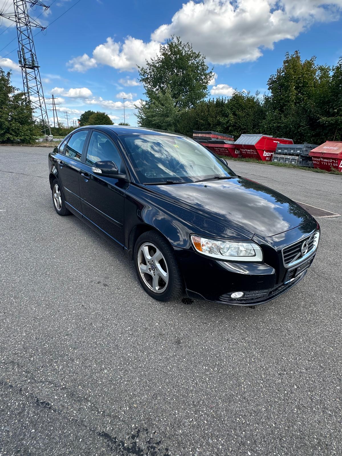 VOLVO S40-image-5