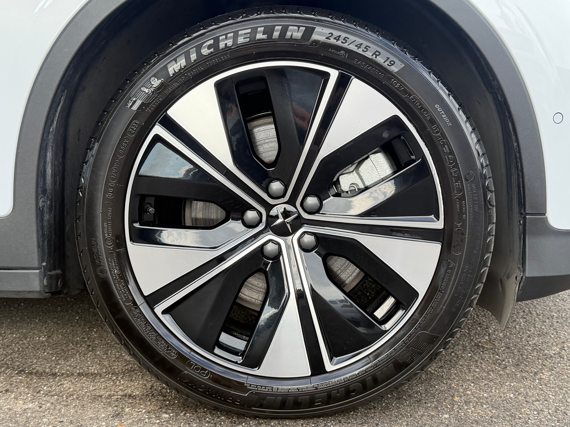 POLESTAR 2 Long Range Single Plus Pack 82kWh MY24-image-5