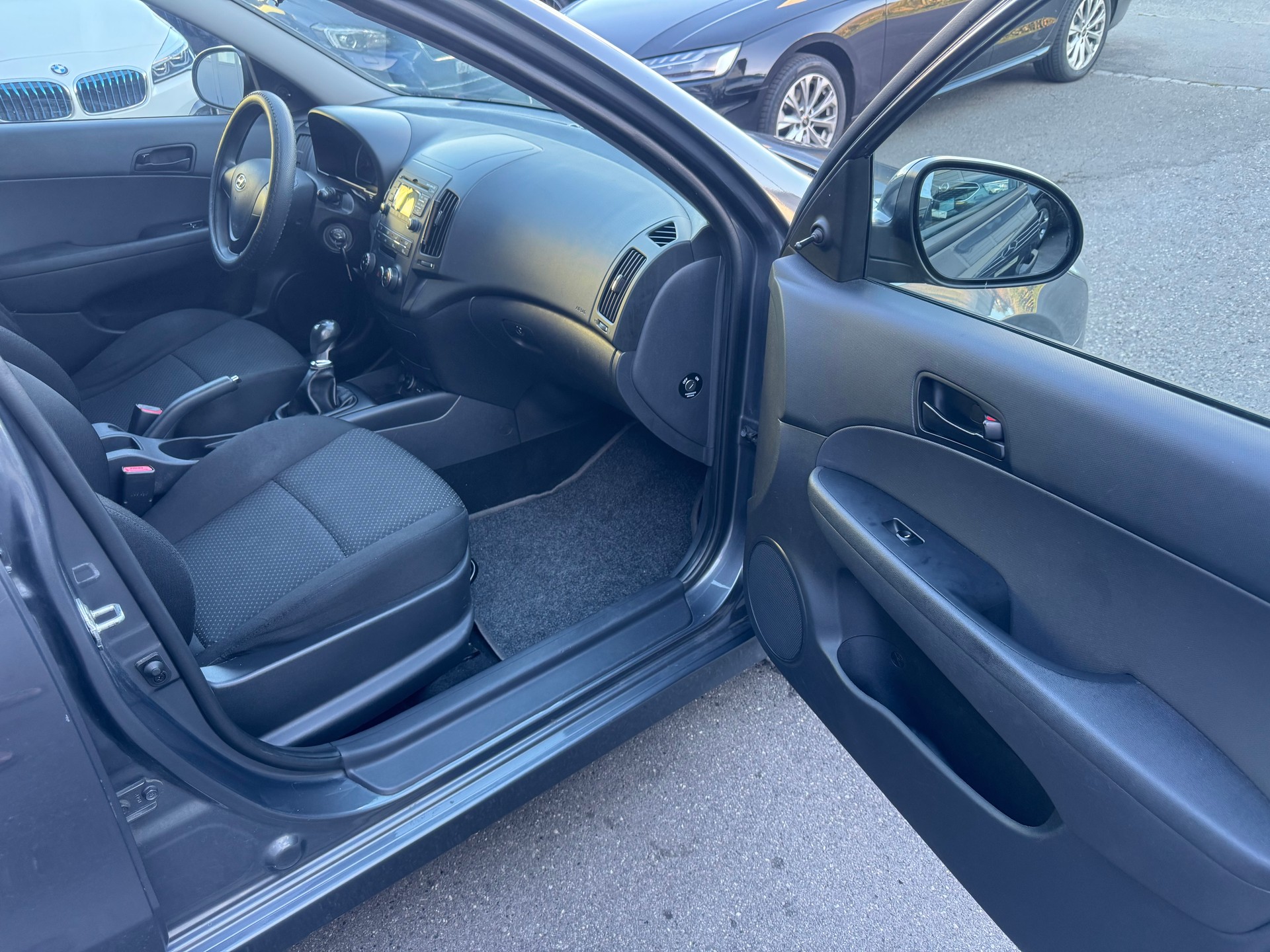 HYUNDAI i30 1.4 Comfort-image-11