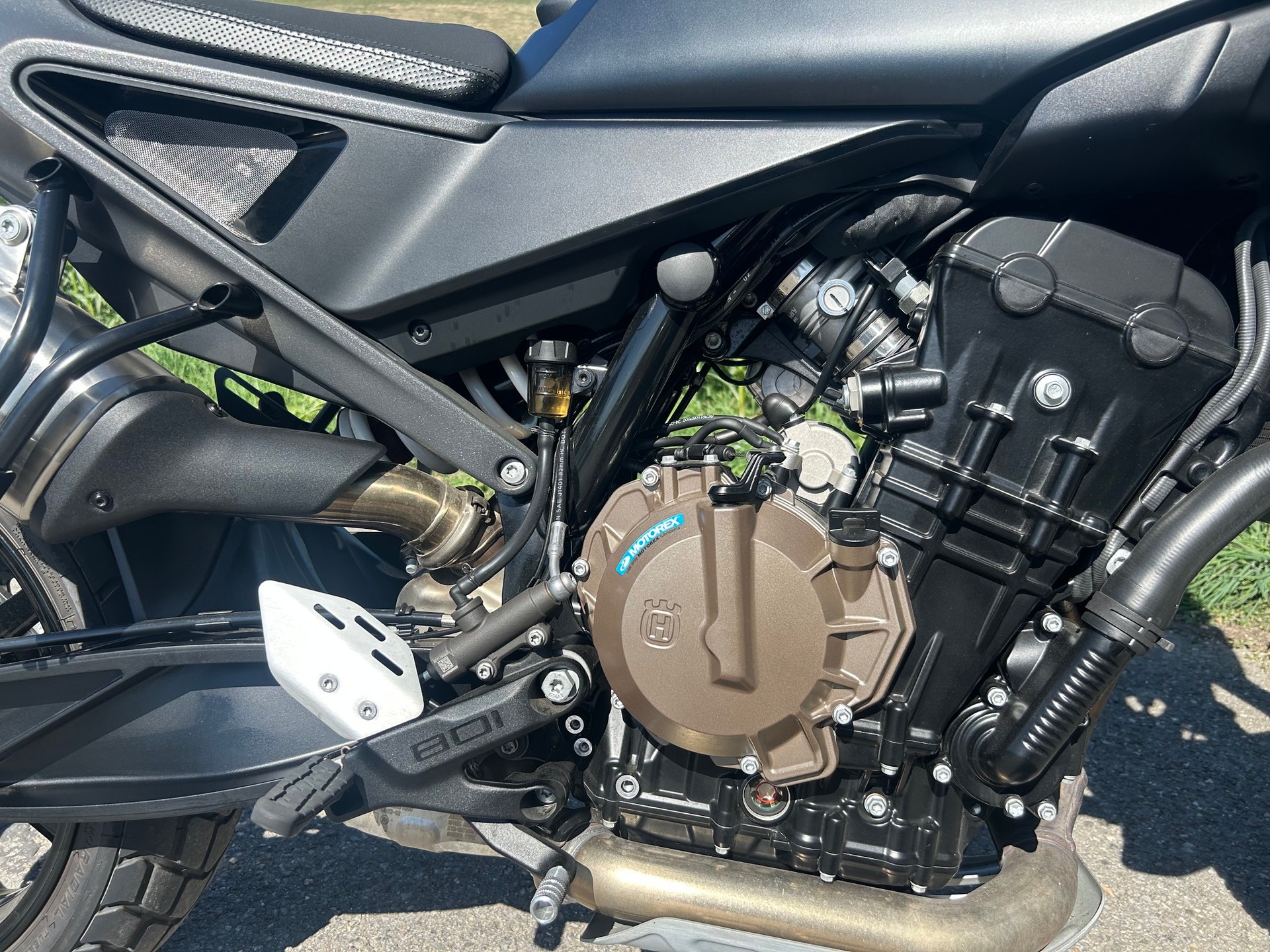HUSQVARNA Svartpilen 801-image-2