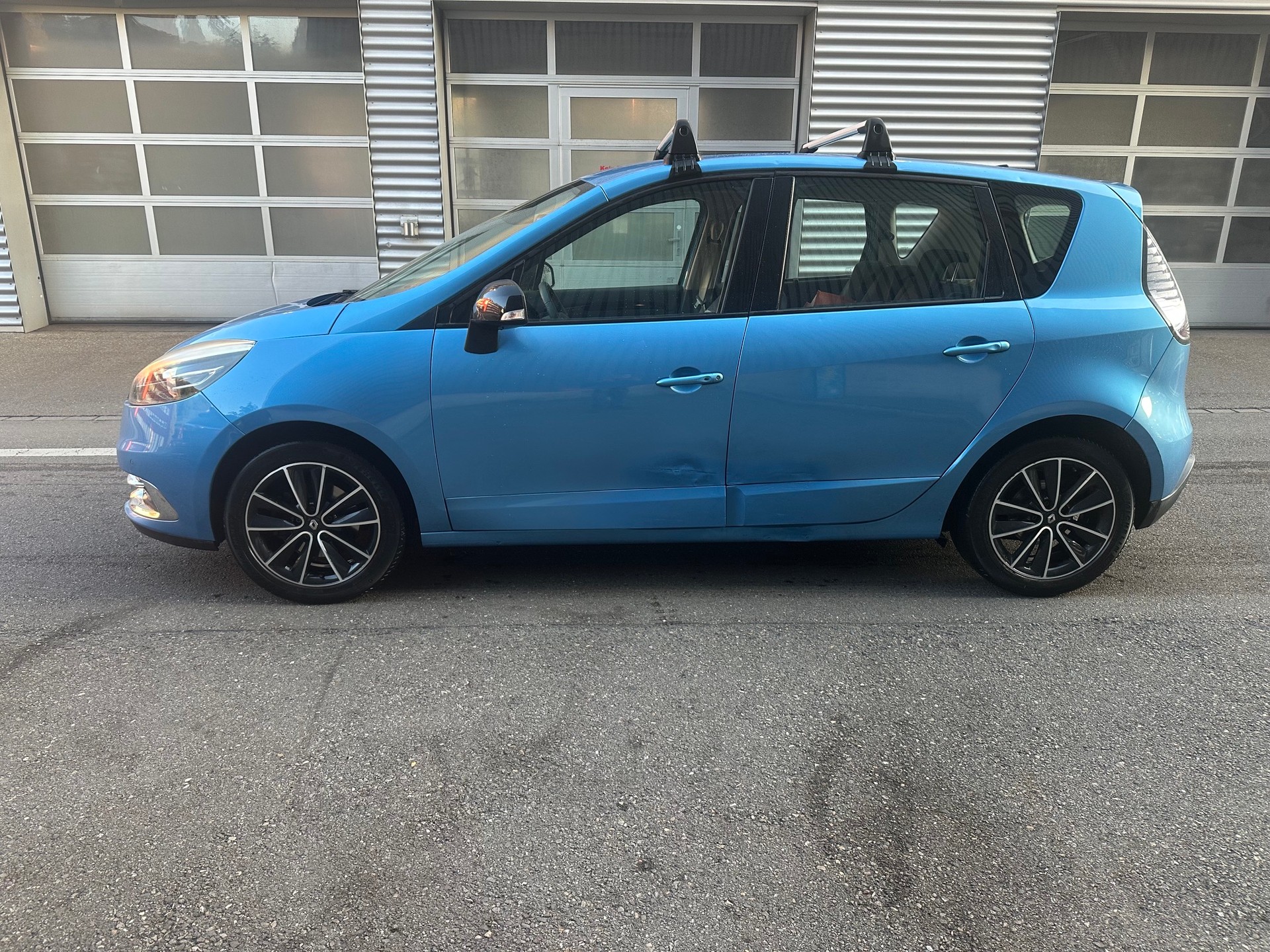 RENAULT Scénic 2.0 16V Dynamique X-Tronic CVT-showroom-element-2
