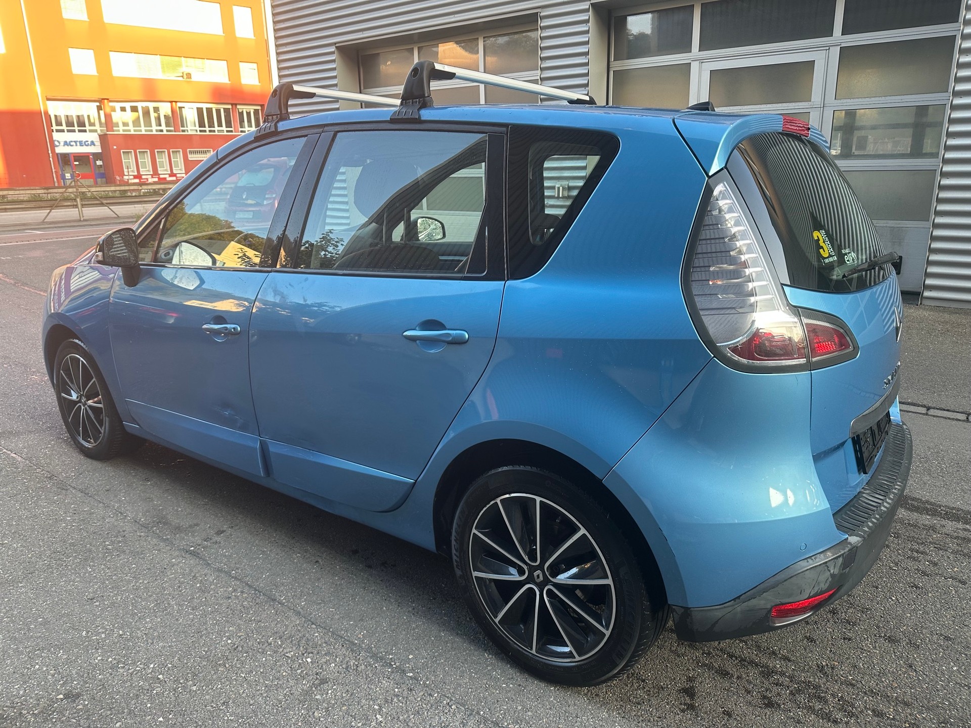 RENAULT Scénic 2.0 16V Dynamique X-Tronic CVT-showroom-element-3