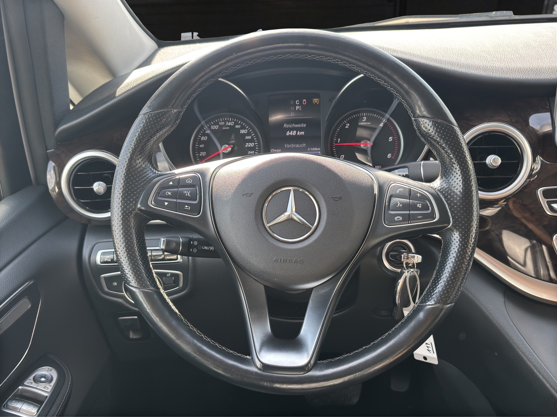 MERCEDES-BENZ V 250 d BlueTec Avant. lang 4m Van-image-11