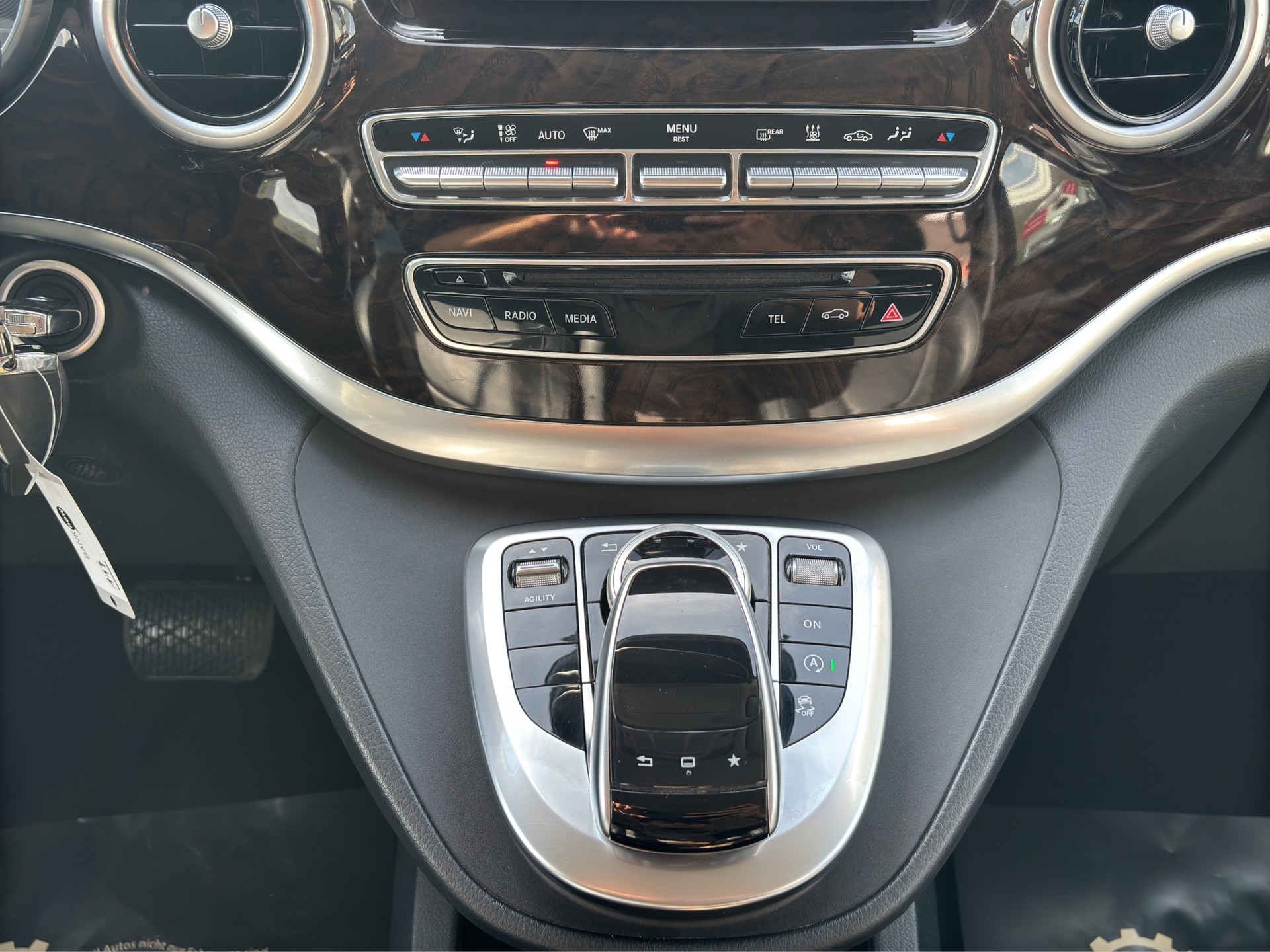 MERCEDES-BENZ V 250 d BlueTec Avant. lang 4m Van-image-17