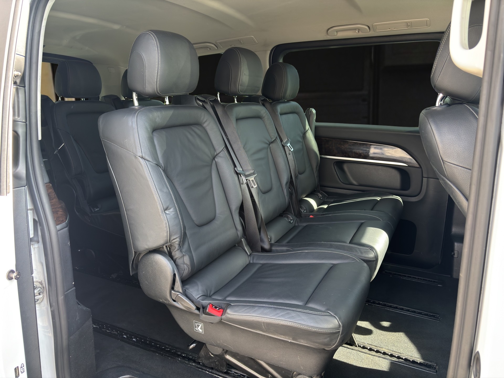 MERCEDES-BENZ V 250 d BlueTec Avant. lang 4m Van-image-12