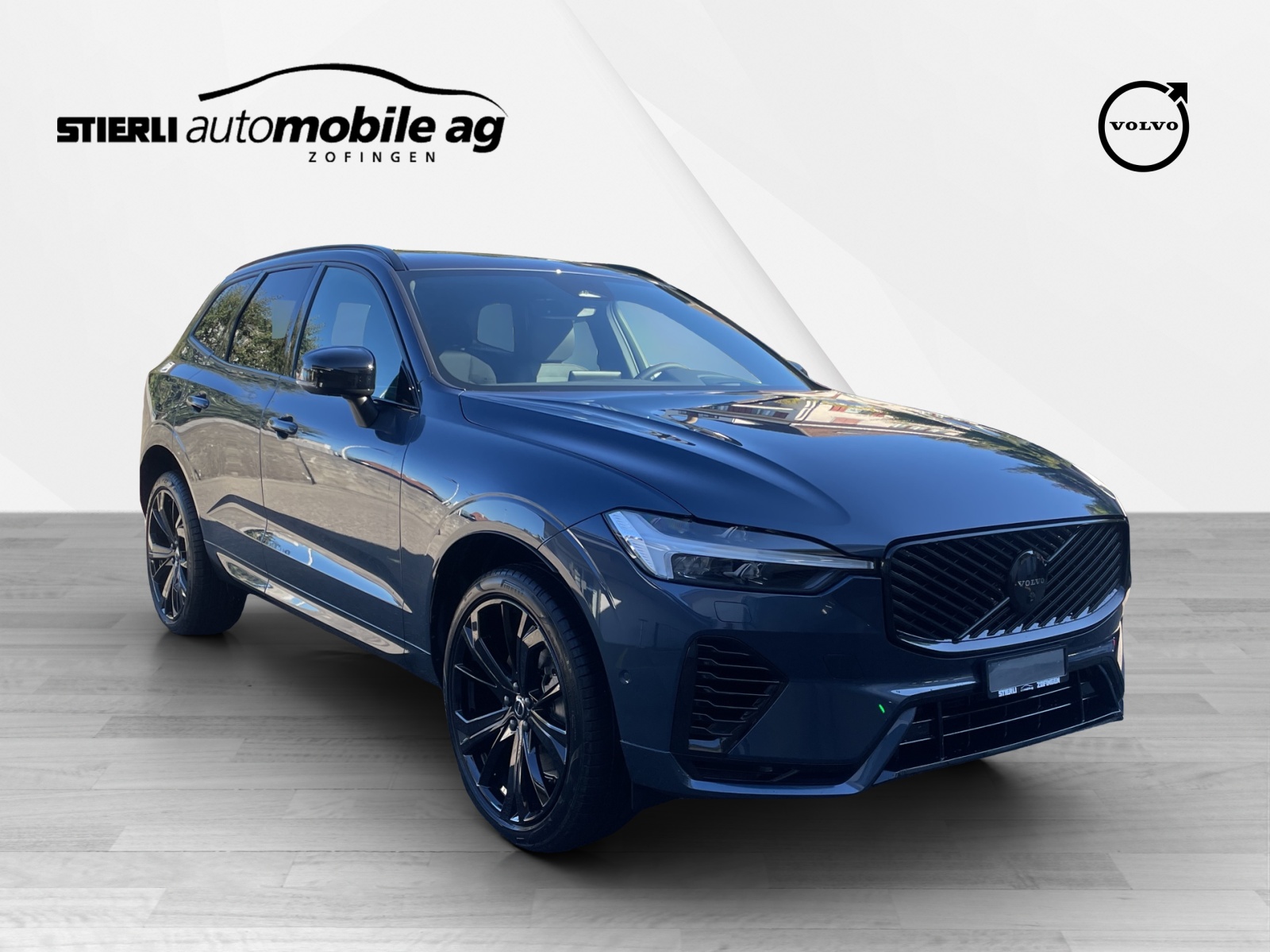 VOLVO XC60 2.0 T6 TE Black Edition eAWD-showroom-element-2