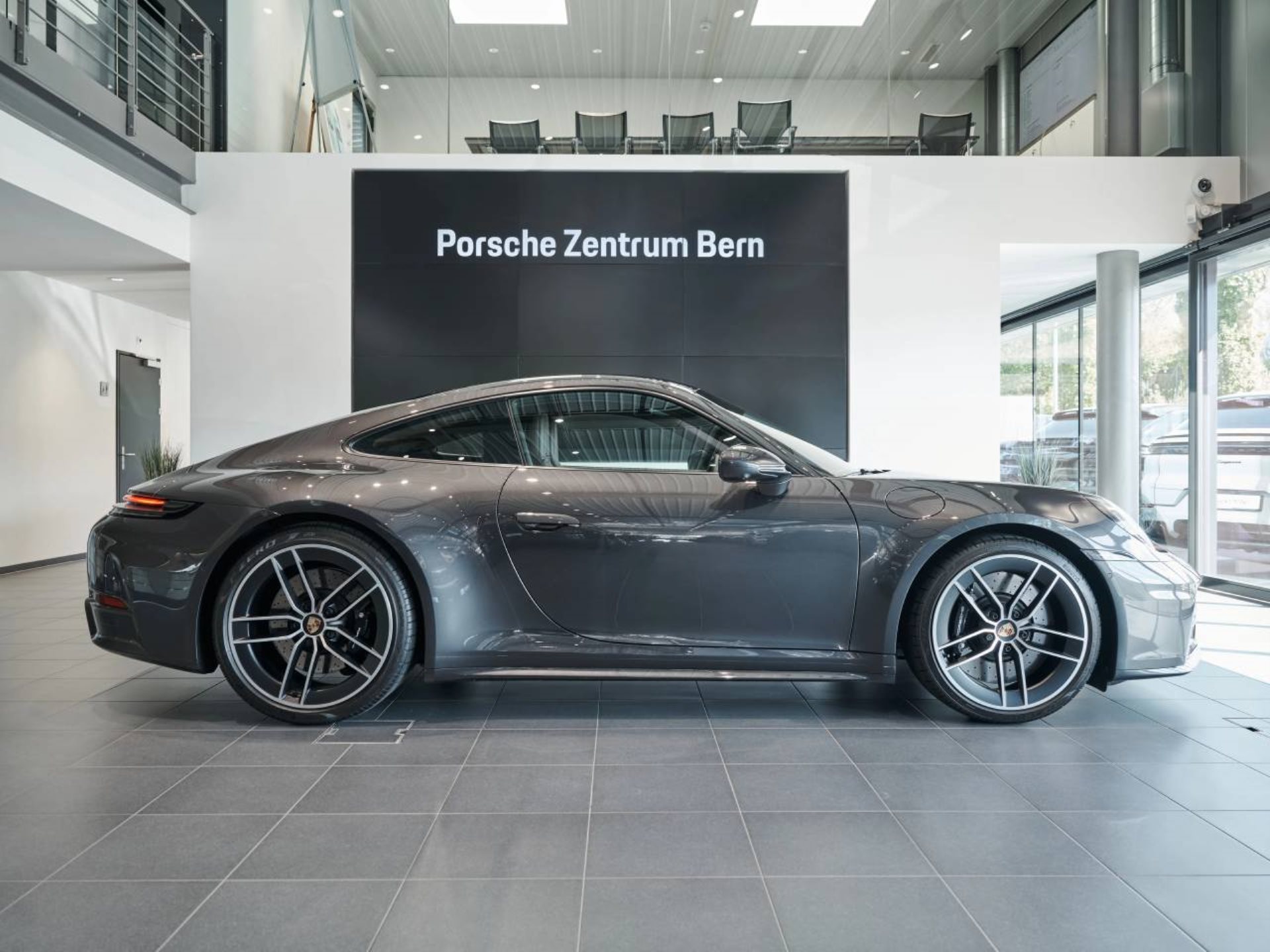 PORSCHE 911 Carrera 4S-showroom-element-1