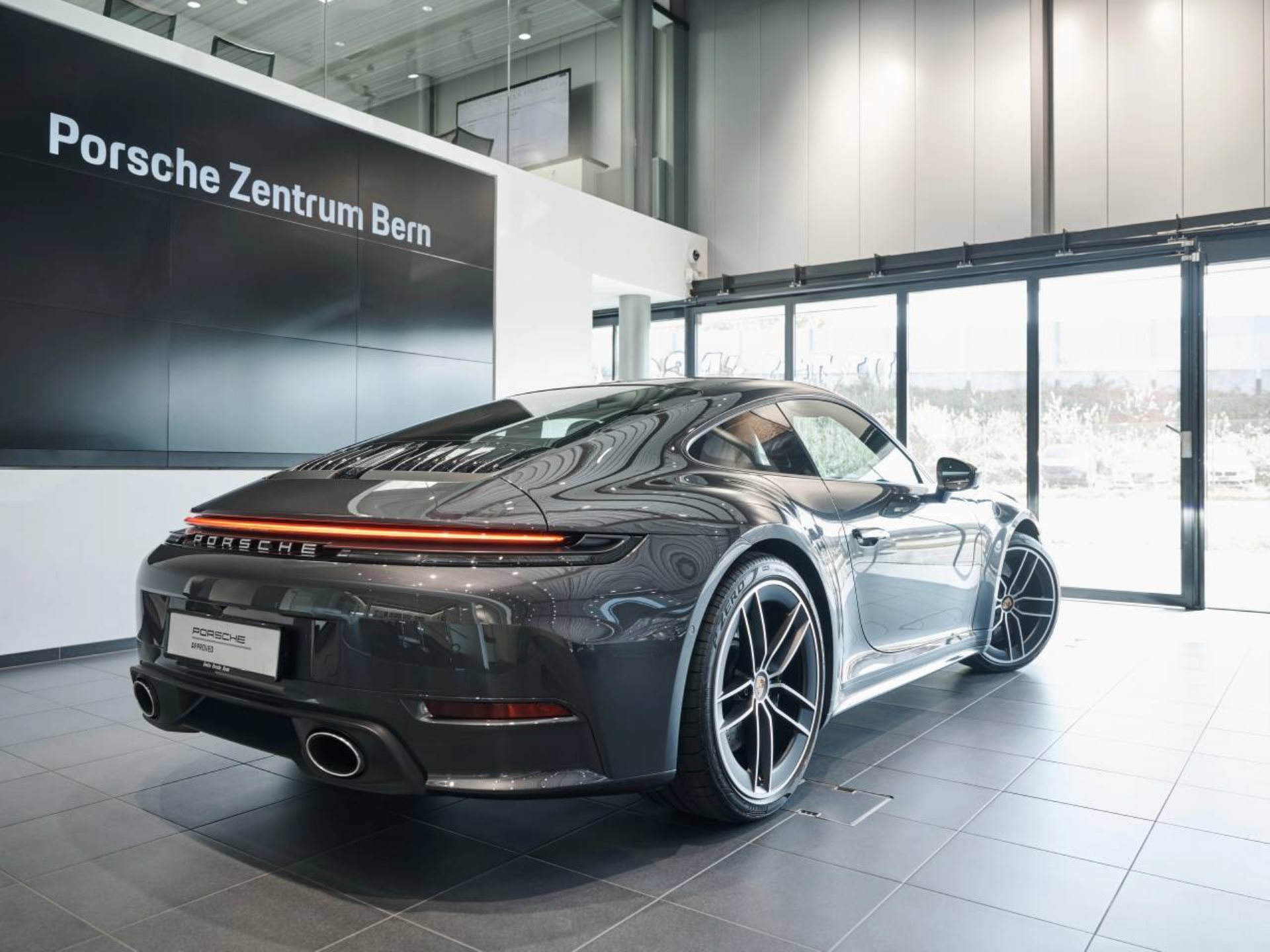 PORSCHE 911 Carrera 4S-showroom-element-2