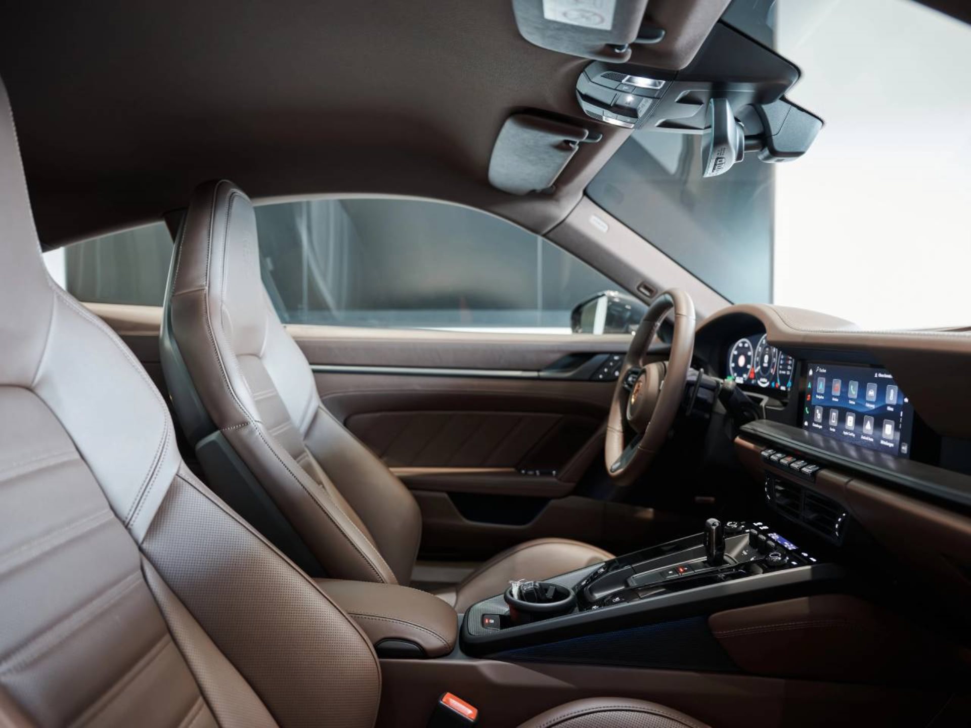 PORSCHE 911 Carrera 4S-image-15