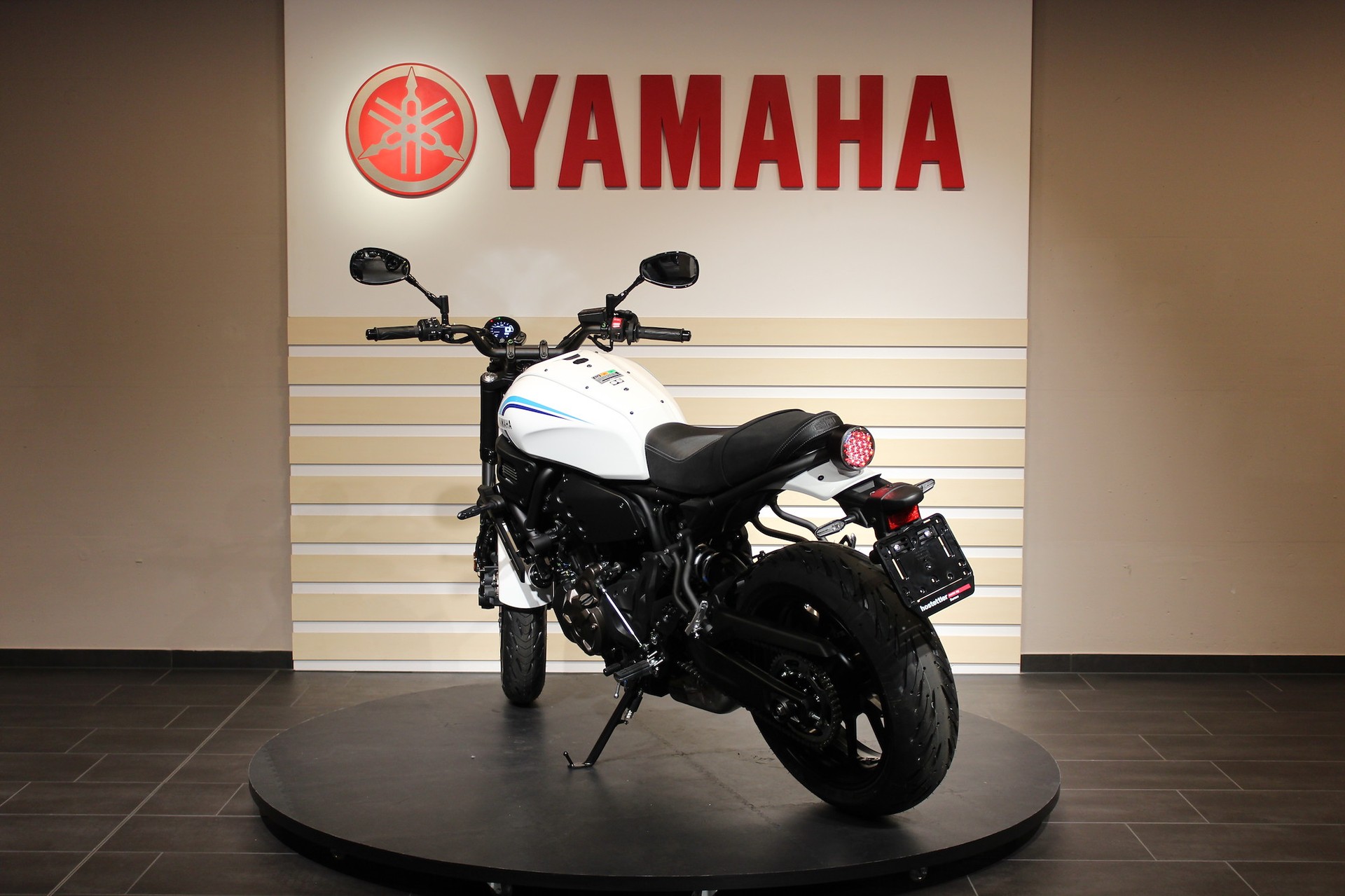 YAMAHA XSR 700-image-3