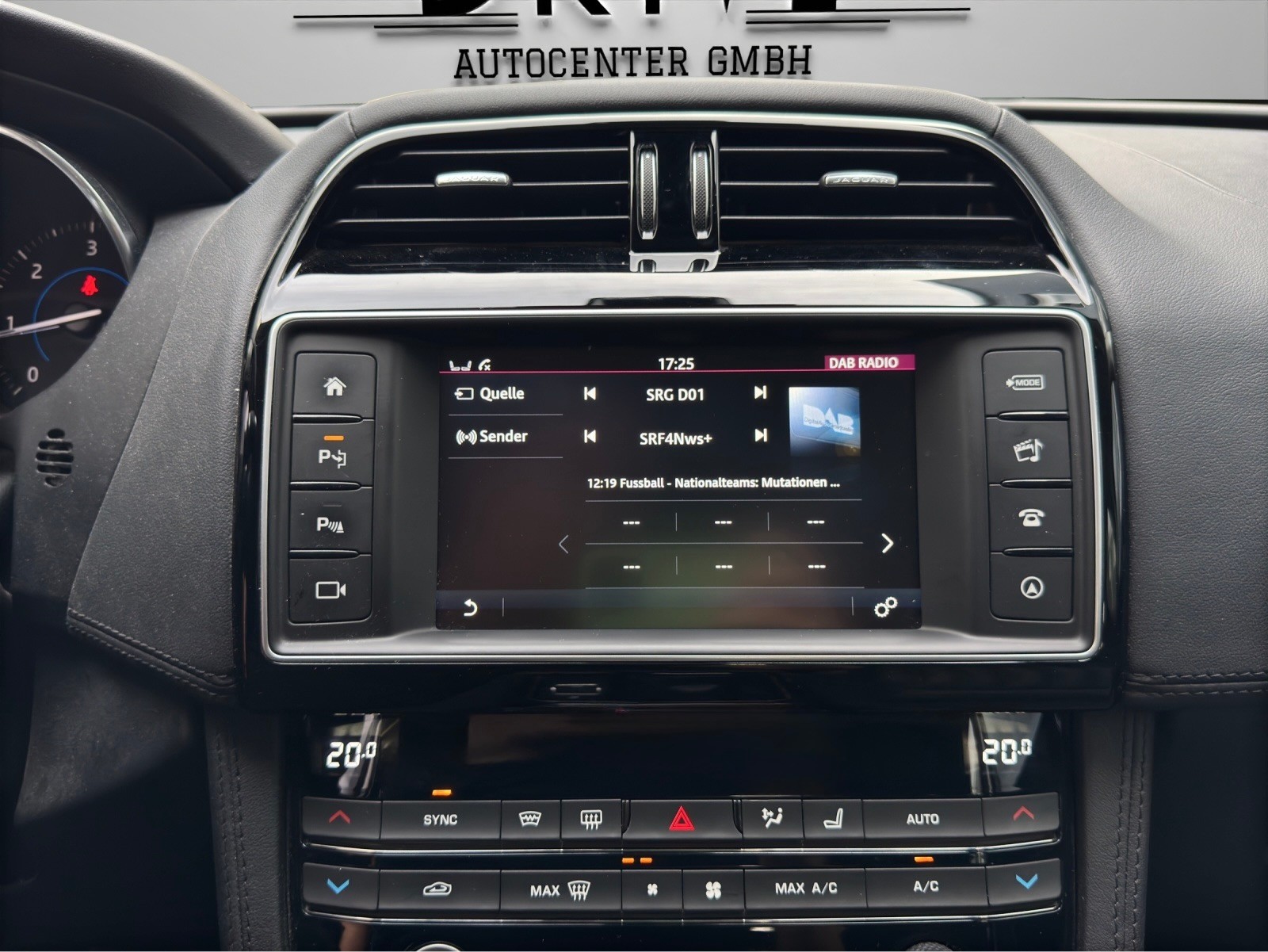 JAGUAR F-Pace 2.0d Portfolio AWD Automatik *AHK*Rückfahrkamera*Sitz-/ Lenkradheizung uvm.*-image-18