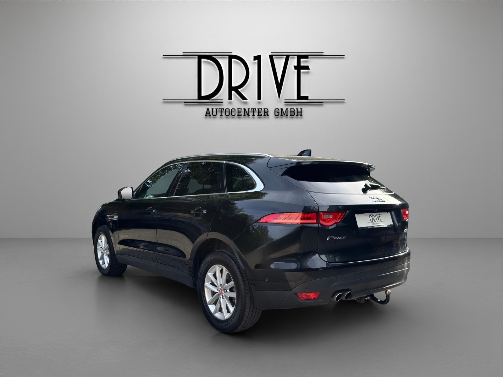 JAGUAR F-Pace 2.0d Portfolio AWD Automatik *AHK*Rückfahrkamera*Sitz-/ Lenkradheizung uvm.*-image-6