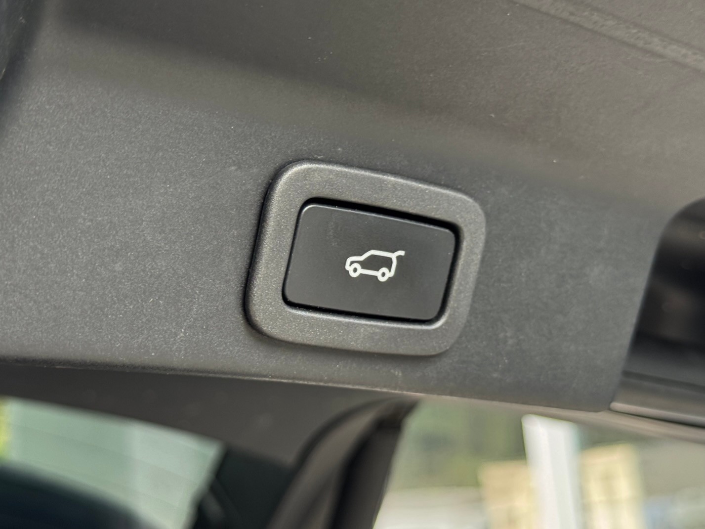JAGUAR F-Pace 2.0d Portfolio AWD Automatik *AHK*Rückfahrkamera*Sitz-/ Lenkradheizung uvm.*-image-25