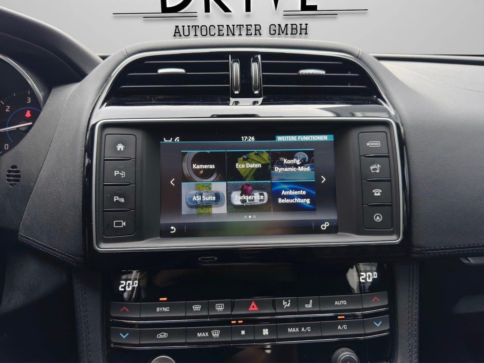 JAGUAR F-Pace 2.0d Portfolio AWD Automatik *AHK*Rückfahrkamera*Sitz-/ Lenkradheizung uvm.*-image-12