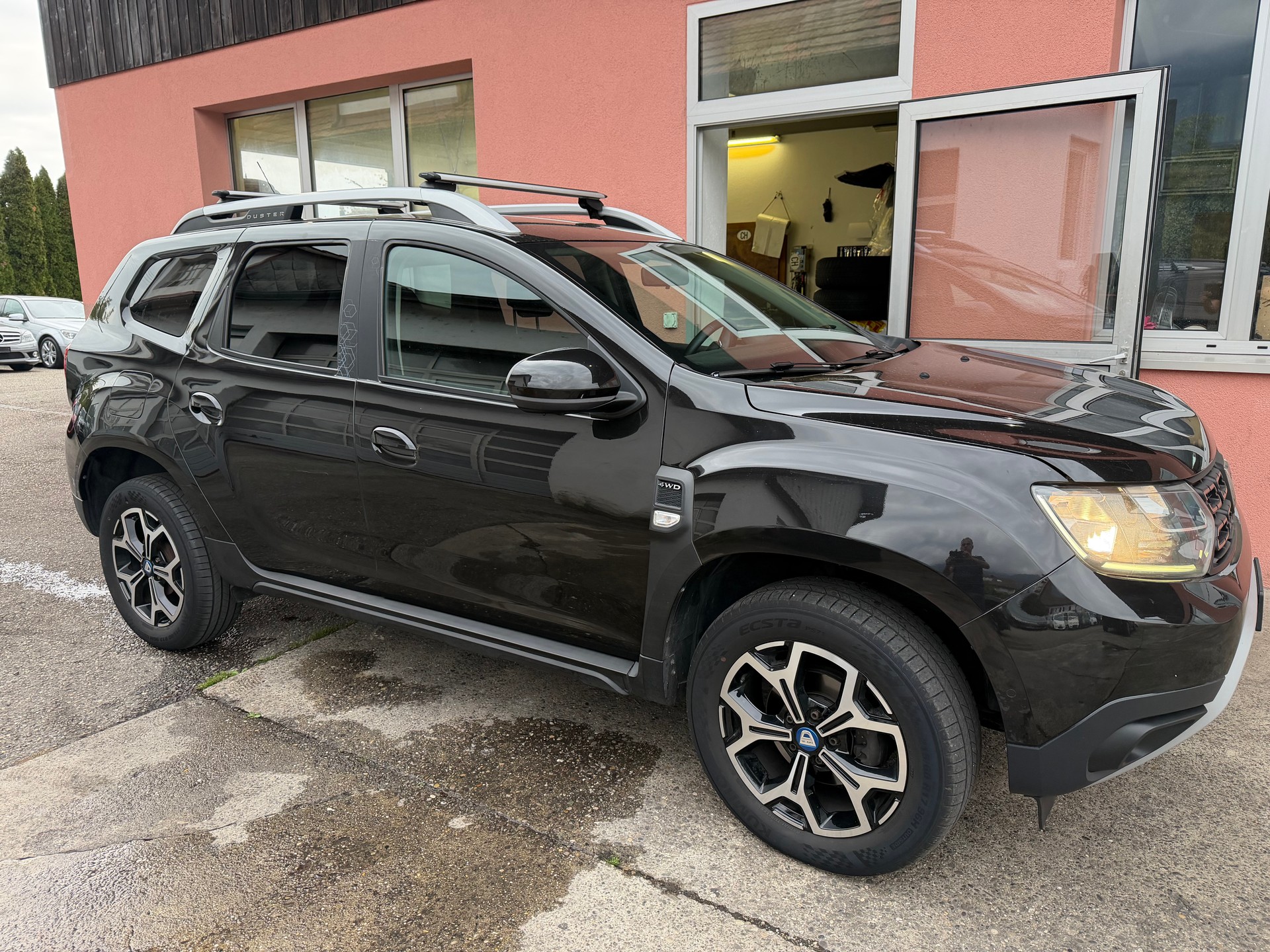 DACIA Duster TCe 150 Celebration 4x4-image-1