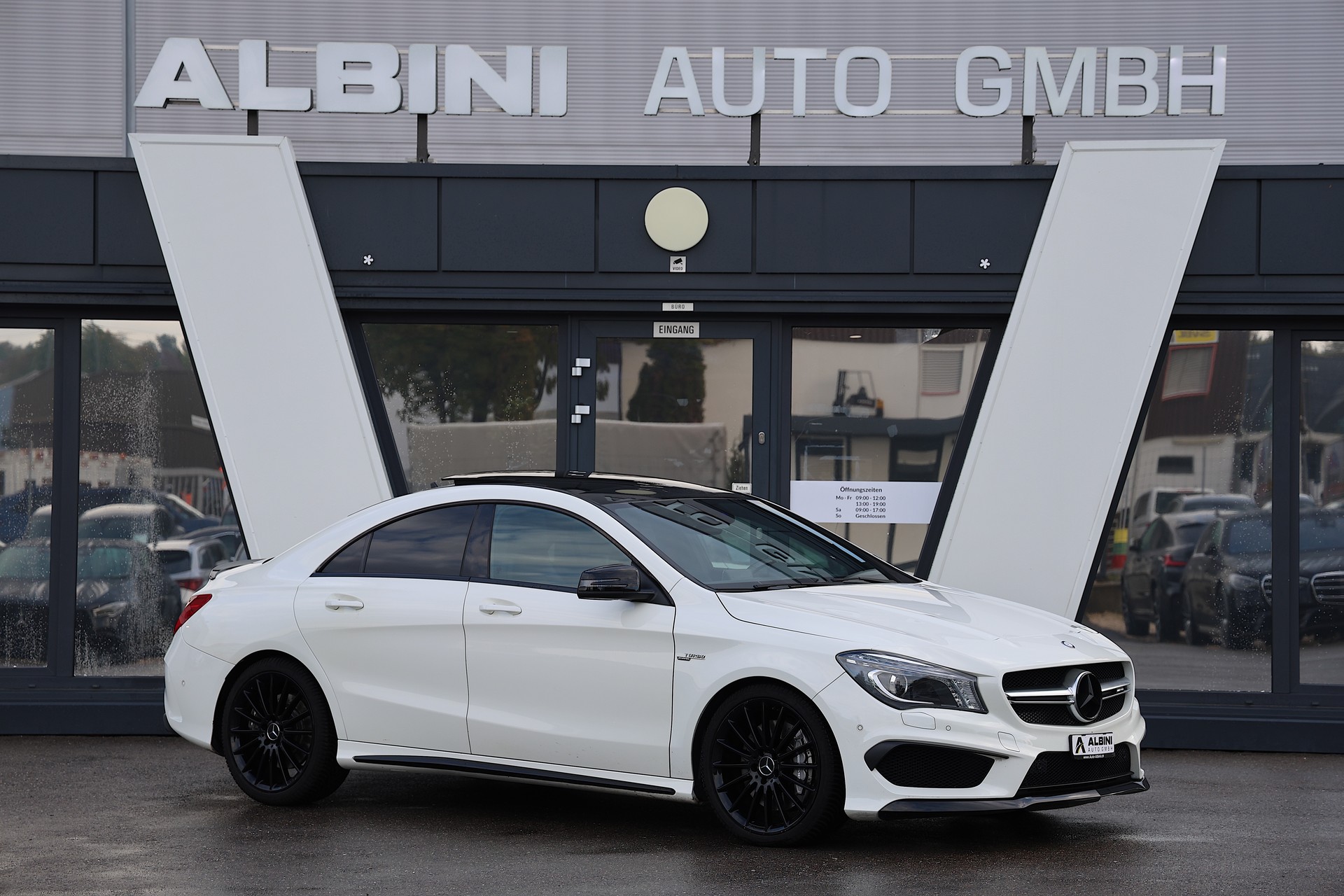 MERCEDES-BENZ CLA 45 AMG 4m-showroom-element-1