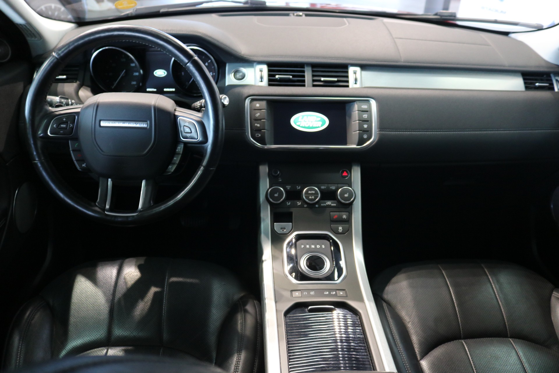LAND ROVER Range Rover Evoque 2.0 TD4 HSE AT9-showroom-element-2