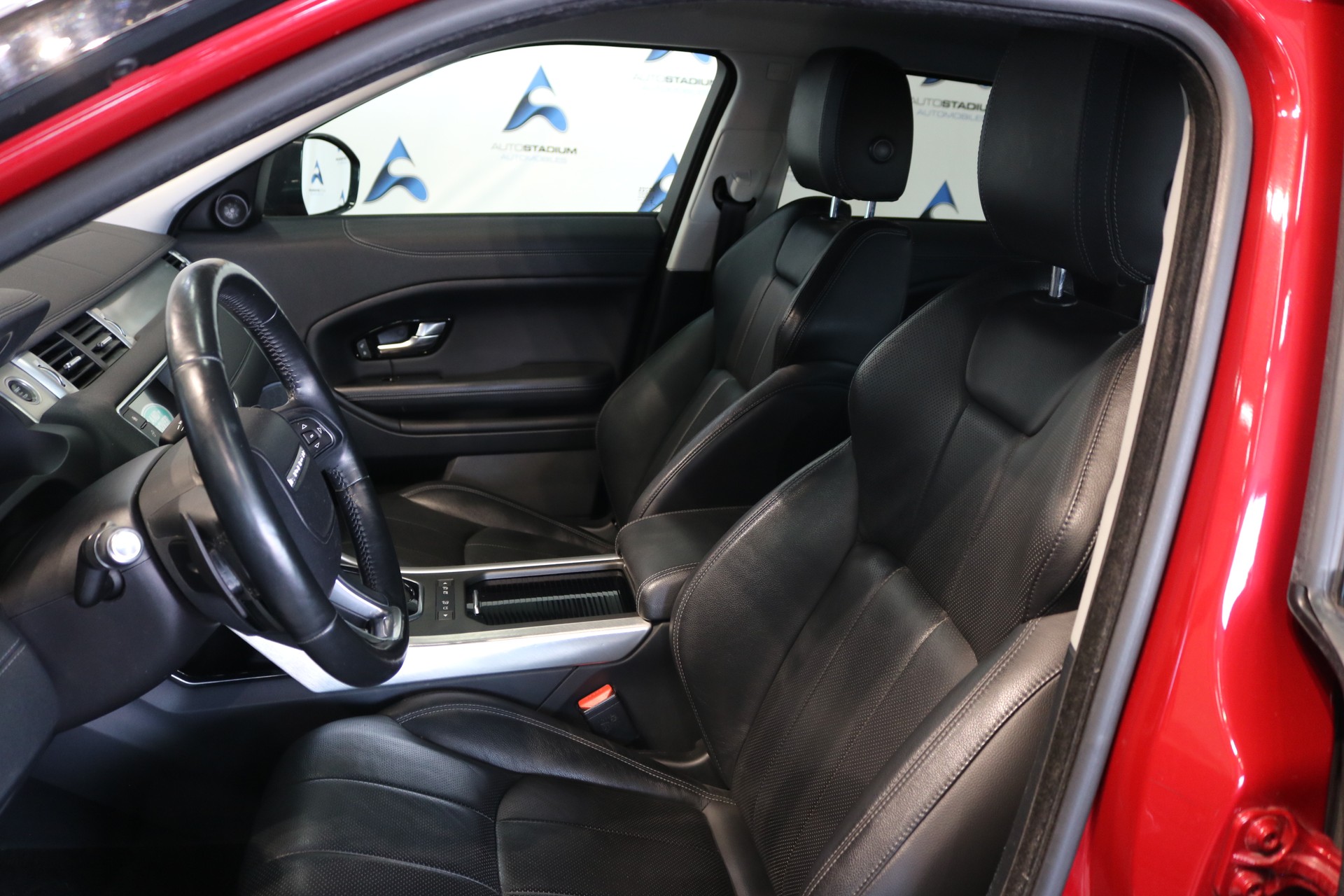 LAND ROVER Range Rover Evoque 2.0 TD4 HSE AT9-showroom-element-1