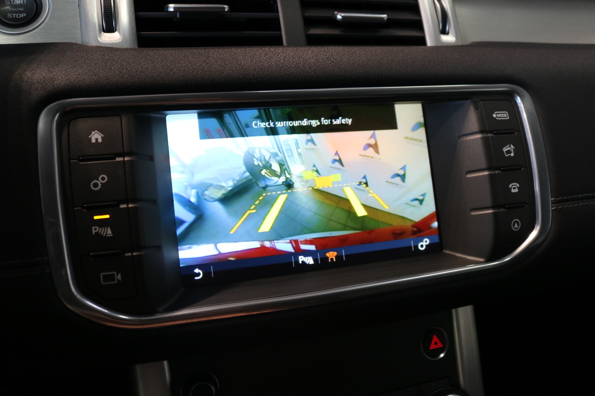 LAND ROVER Range Rover Evoque 2.0 TD4 HSE AT9-image-4