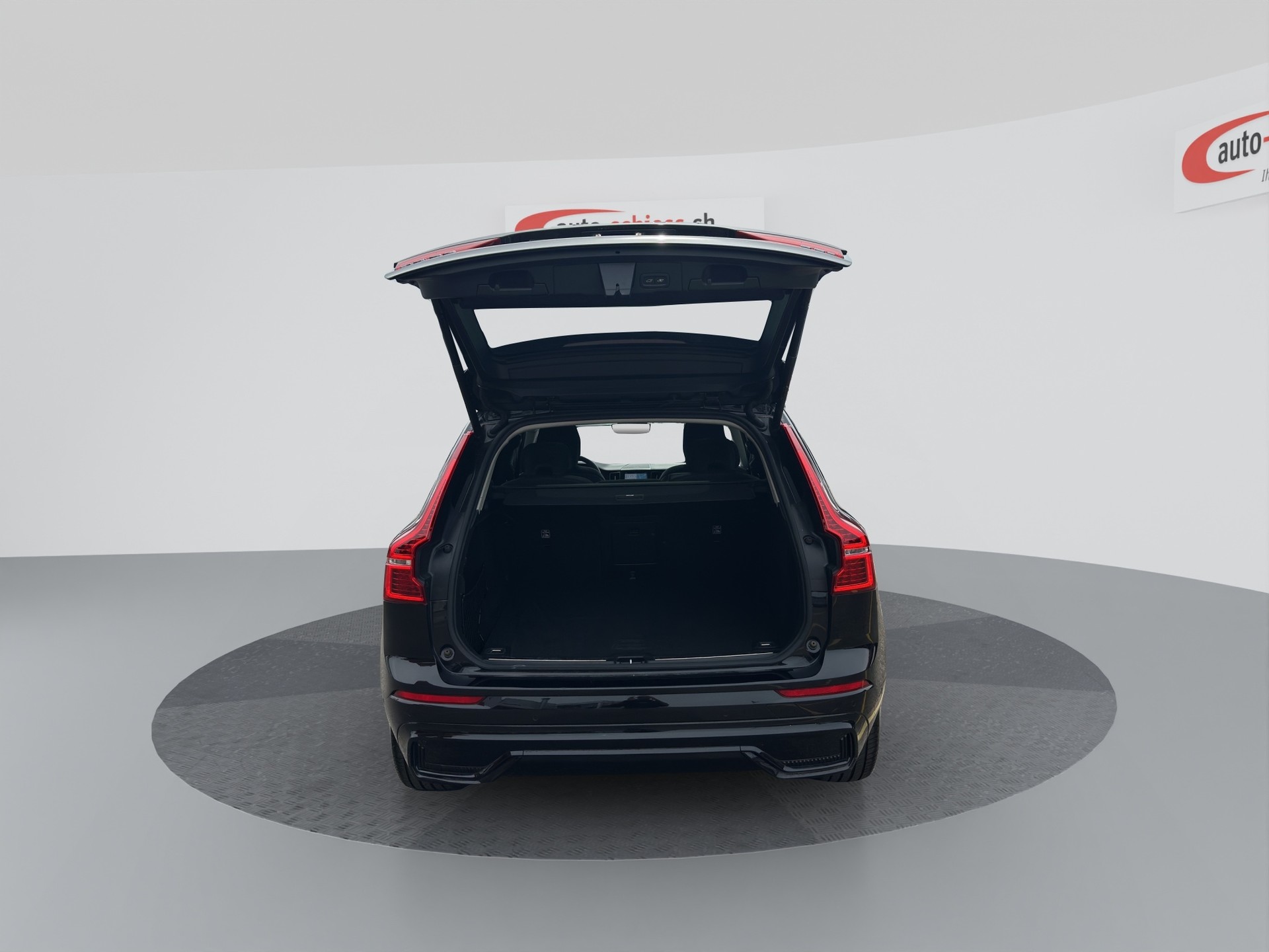 VOLVO XC60 B5 Benzin Mild Hybrid AWD Plus Dark Geartronic-image-16