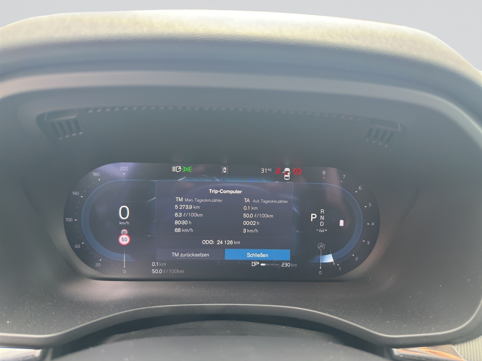 VOLVO XC60 B5 Benzin Mild Hybrid AWD Plus Dark Geartronic-image-11