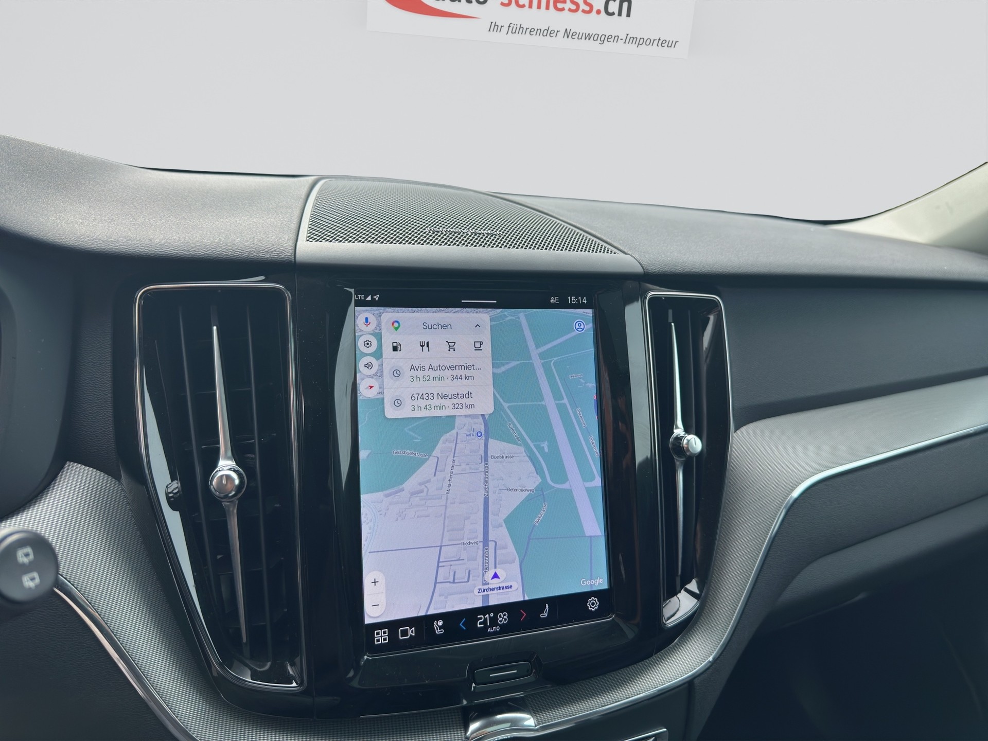 VOLVO XC60 B5 Benzin Mild Hybrid AWD Plus Dark Geartronic-image-12