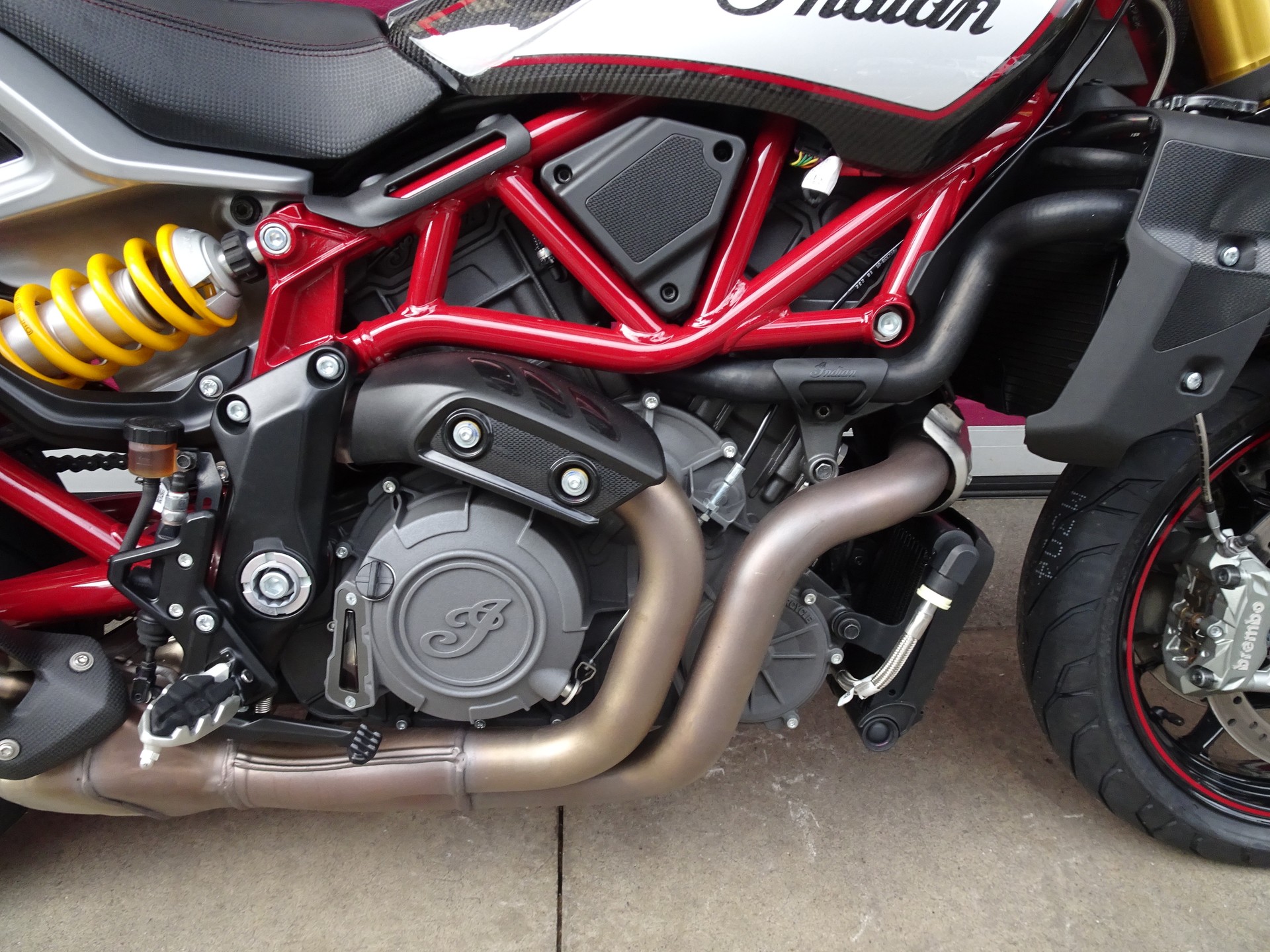 INDIAN FTR 1200 Z R Carbon-image-8