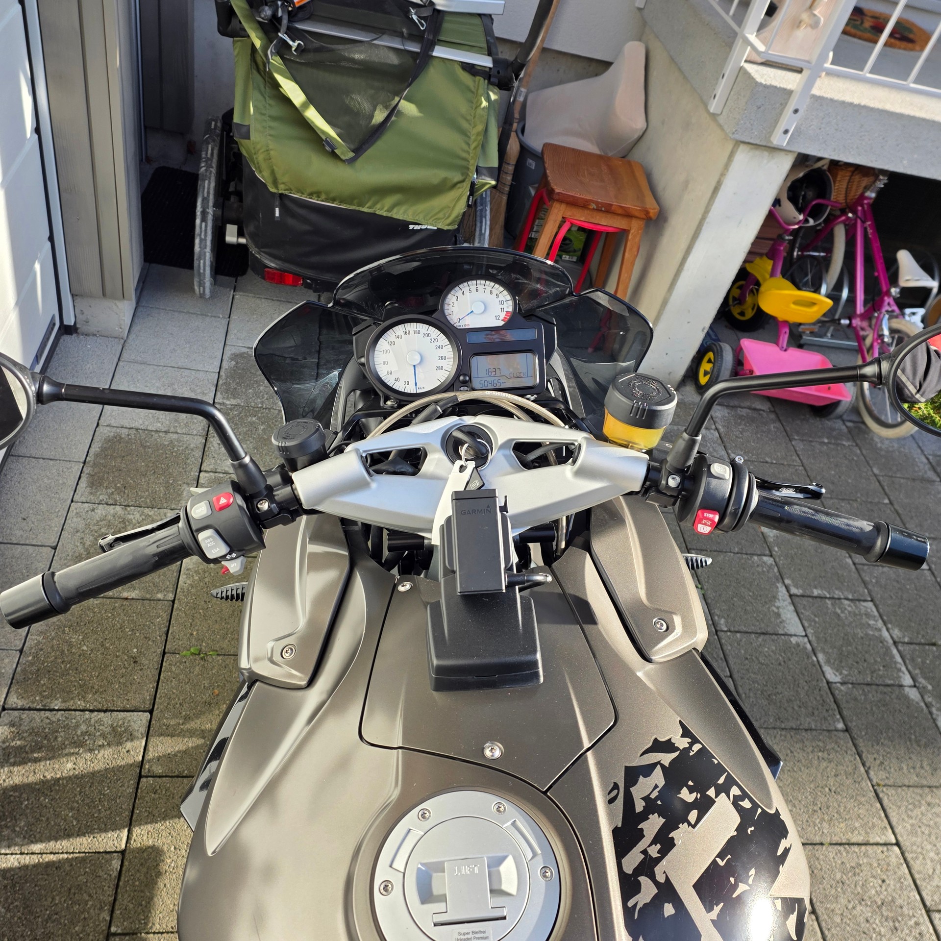 BMW K 1300 R CARBON EDITION-image-2