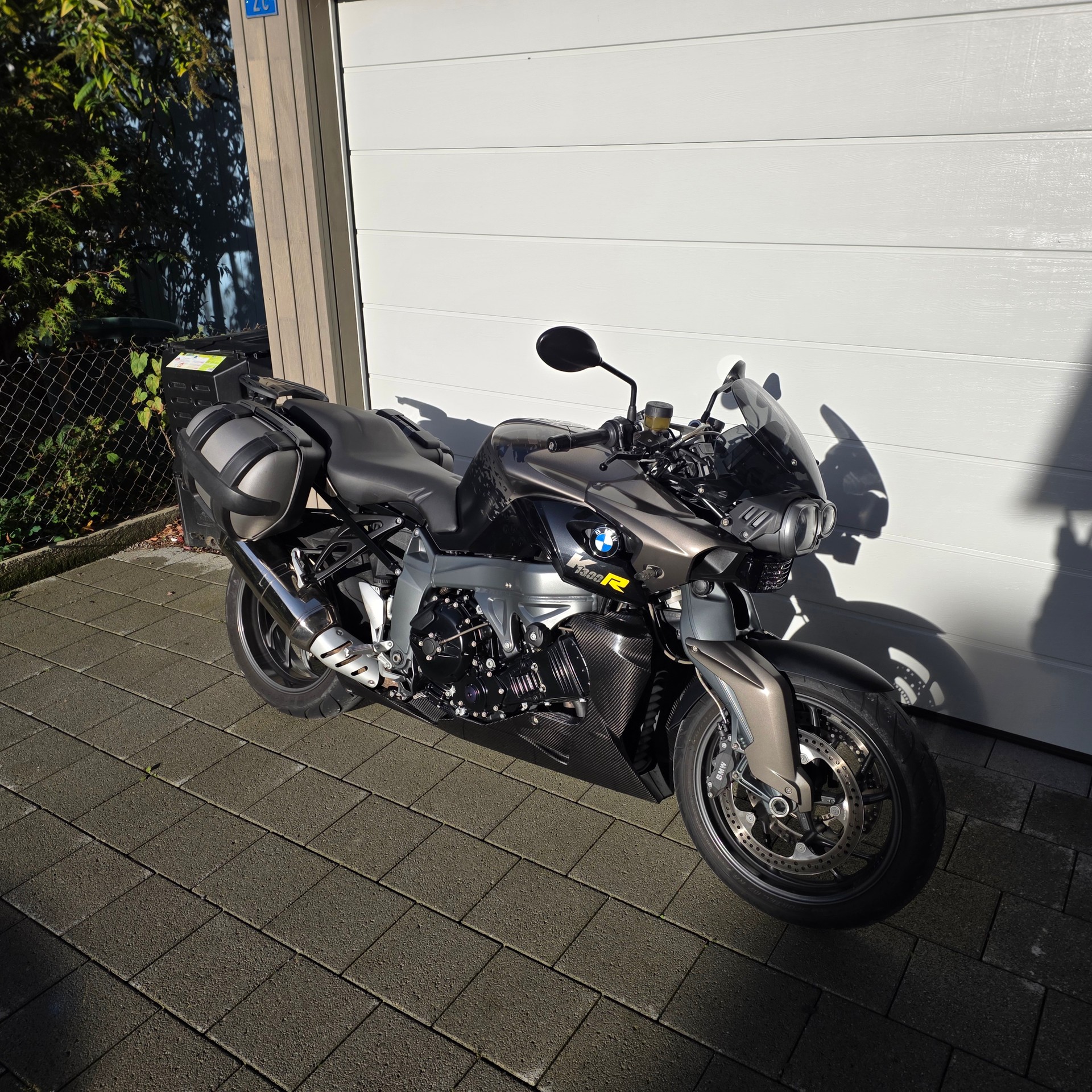BMW K 1300 R CARBON EDITION-image-5