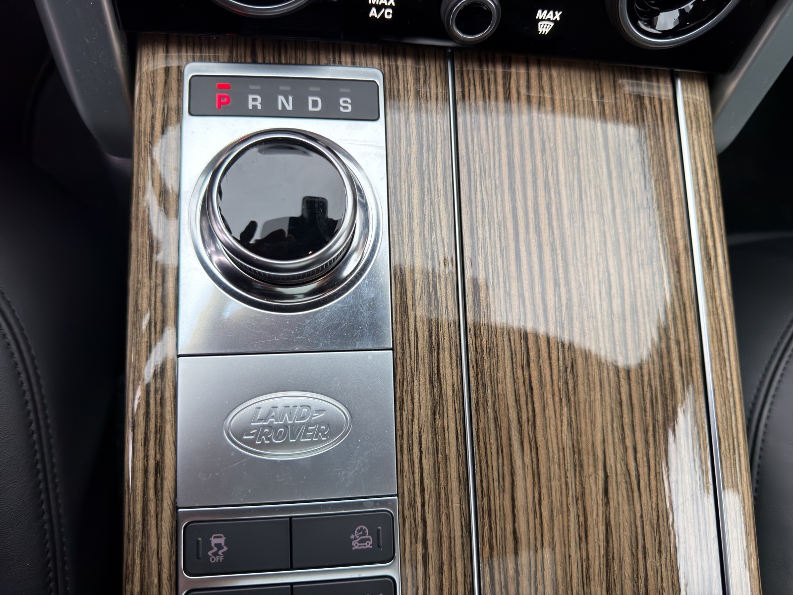 LAND ROVER Range Rover 4.4 SDV8 Vogue Automatic-image-32