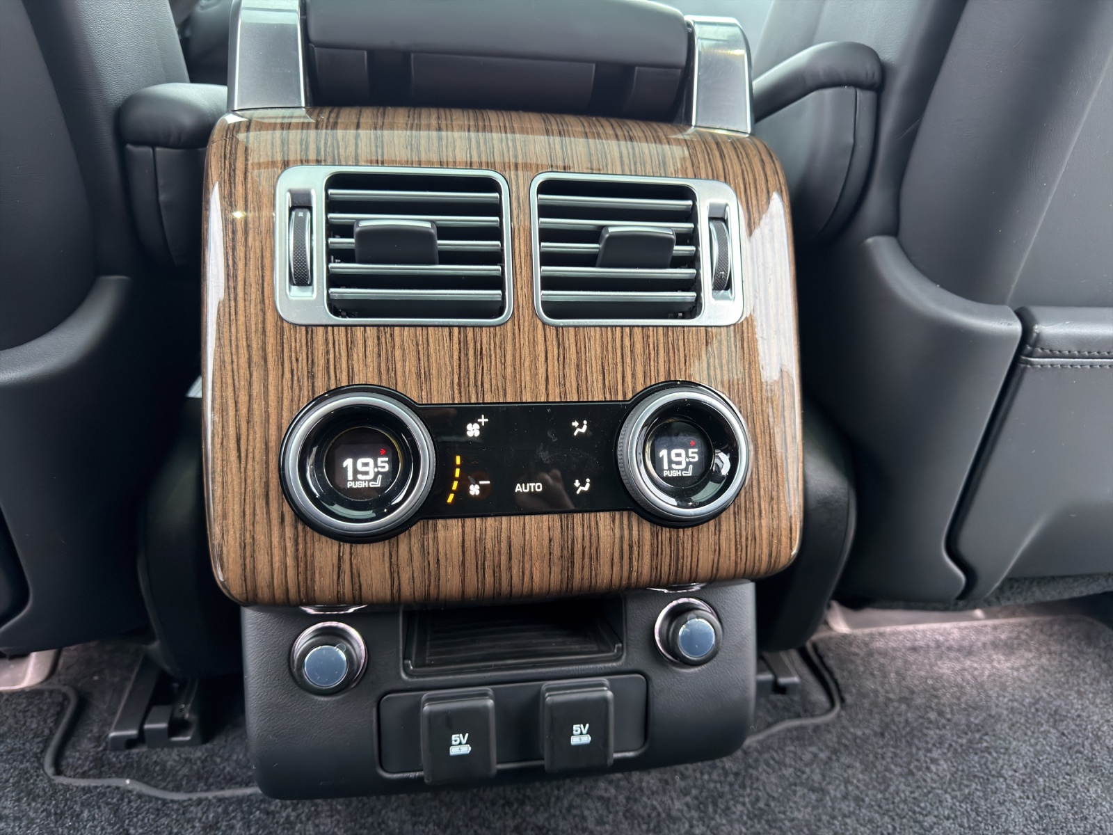 LAND ROVER Range Rover 4.4 SDV8 Vogue Automatic-image-25