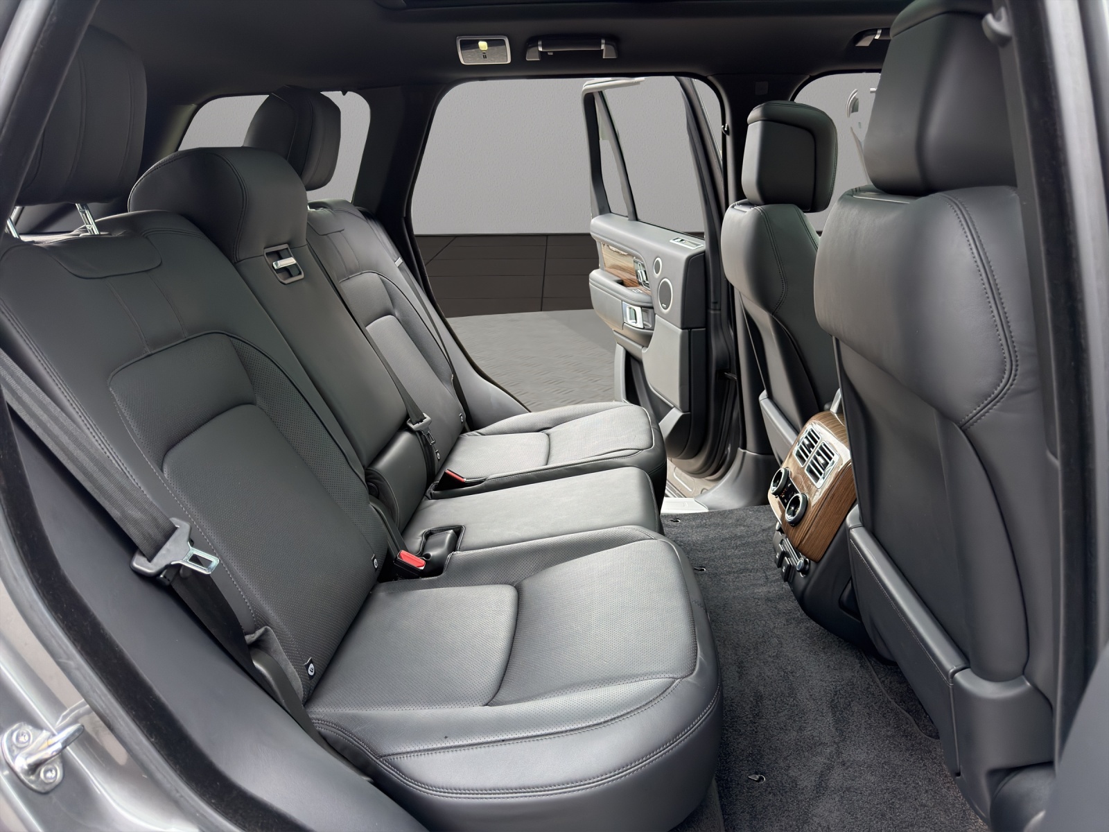 LAND ROVER Range Rover 4.4 SDV8 Vogue Automatic-image-17