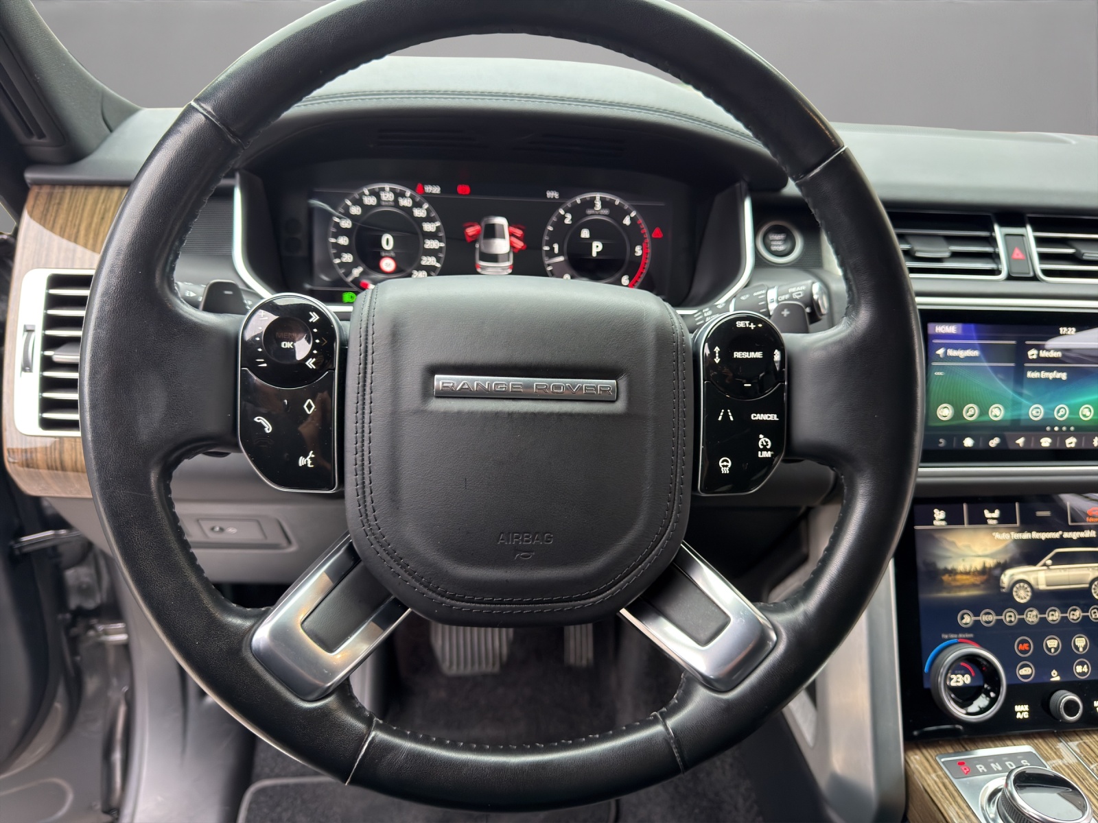 LAND ROVER Range Rover 4.4 SDV8 Vogue Automatic-image-9