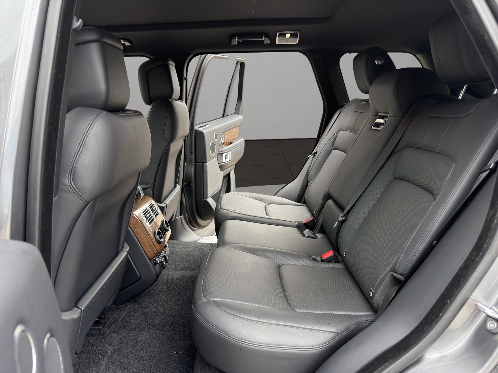 LAND ROVER Range Rover 4.4 SDV8 Vogue Automatic-image-12
