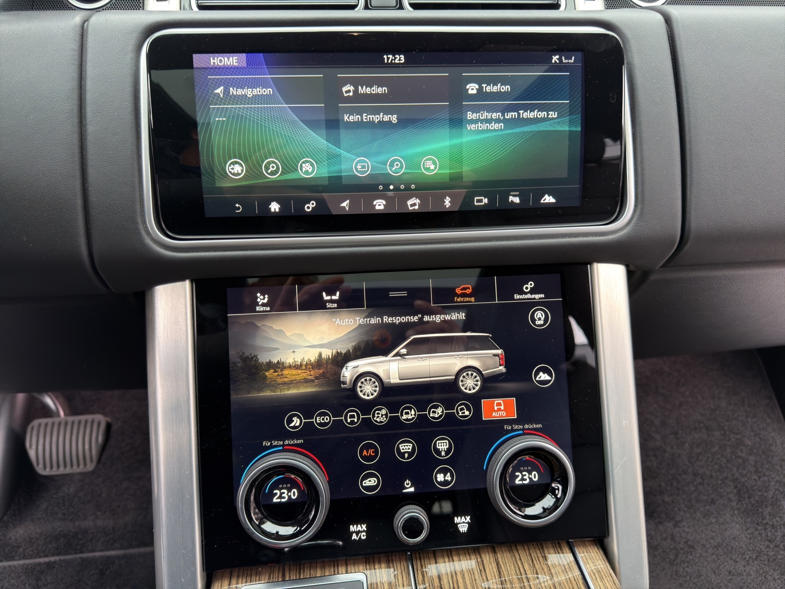 LAND ROVER Range Rover 4.4 SDV8 Vogue Automatic-image-14